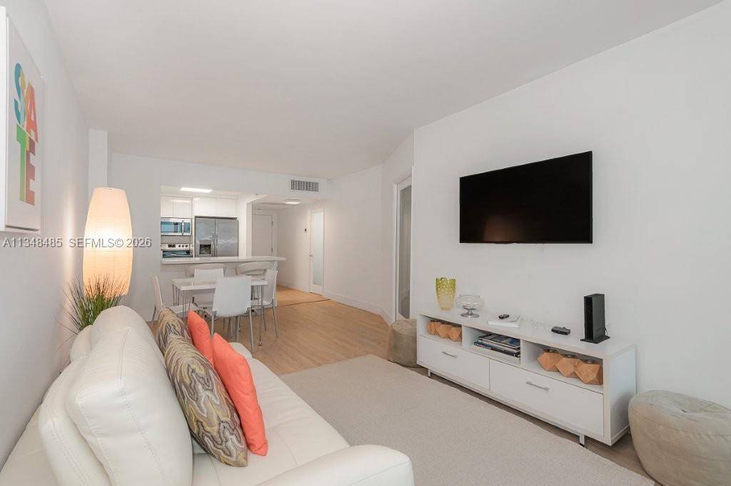 2301 Collins AveMiami Beach - Condo/Co-Op/Seasonal,Condo condo unit 927 - picture
