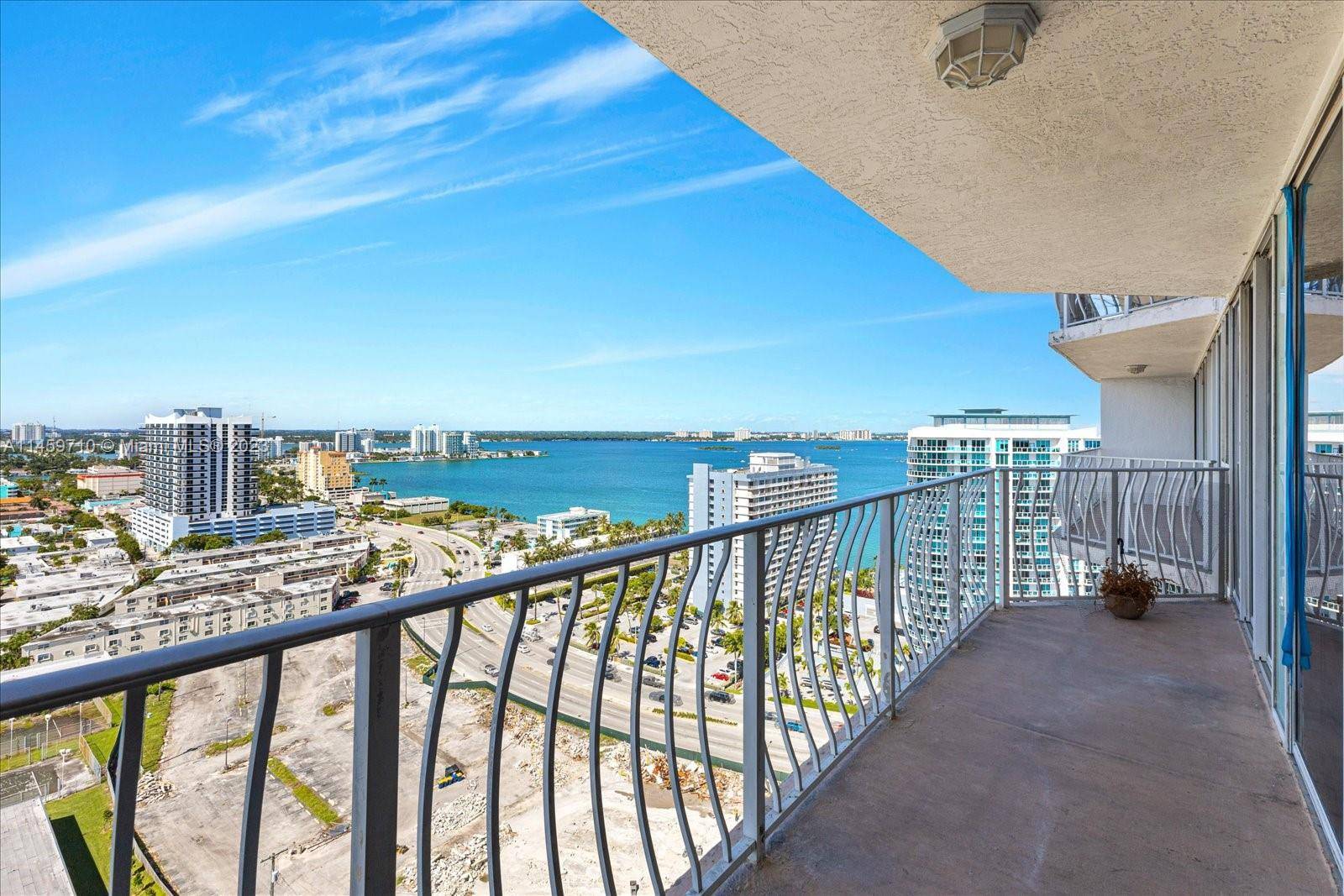 7601 E Treasure DrNorth Bay Village - Condo 5+ Stories,Condo condo unit 2404 - picture