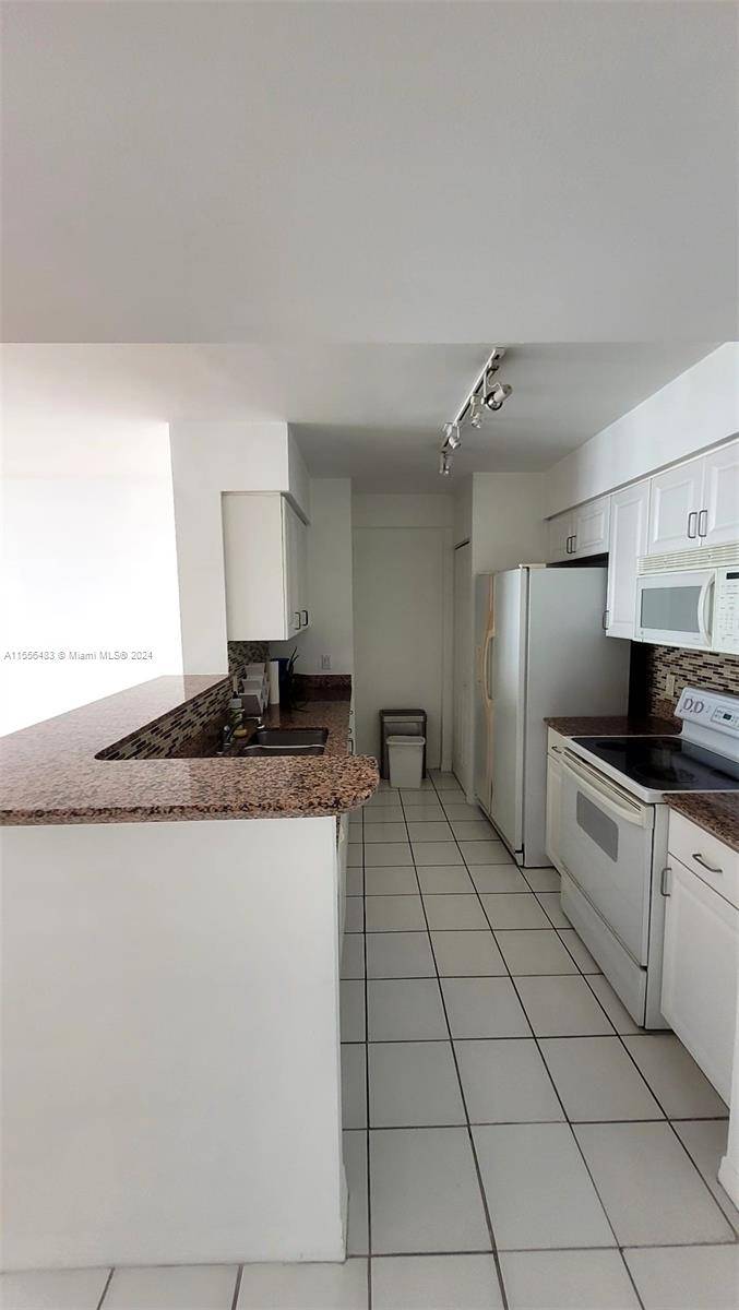 1155 Brickell Bay DrMiami - Condo 5+ Stories,Condo condo unit 2805 - picture