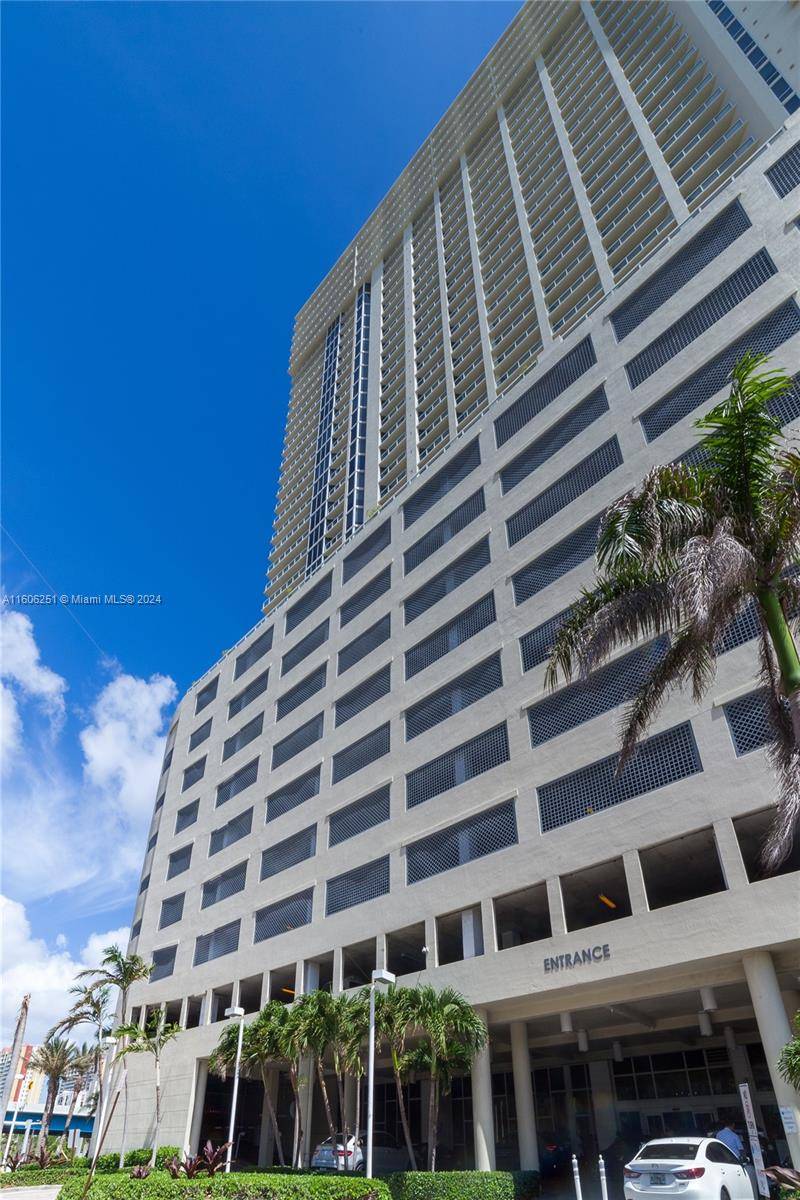 16699 Collins Ave(avlb 6/22/26)Sunny Isles Beach - Condo/Co-Op/Seasonal,Condo condo unit 3707 - picture