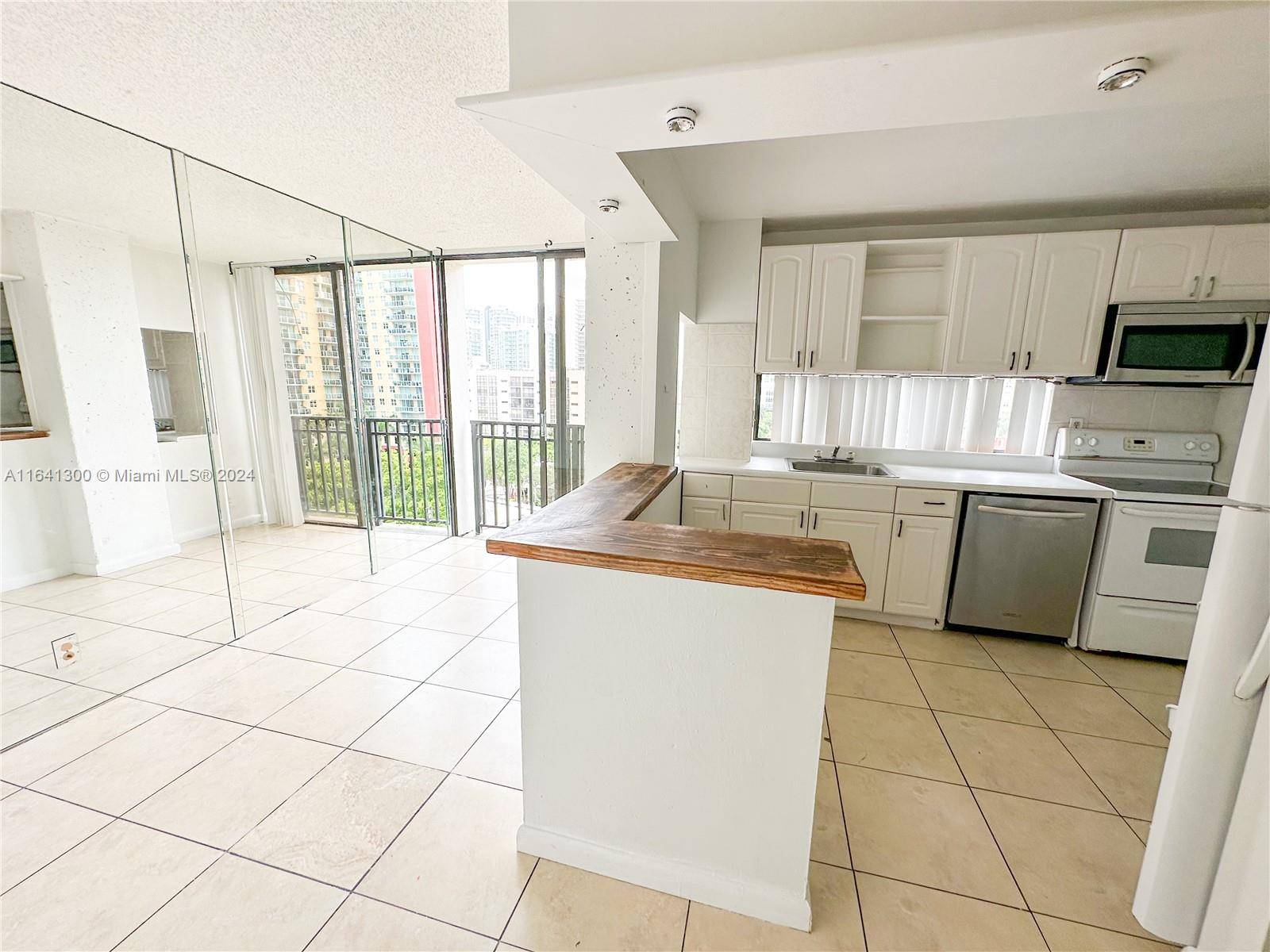 17021 N Bay RdSunny Isles Beach - Condo 5+ Stories,Condo condo unit 915 - picture