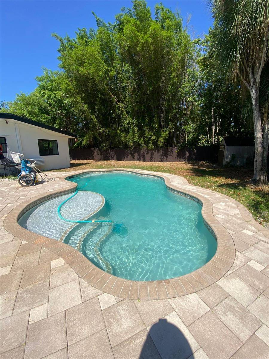 630 NE 117th StBiscayne Park - picture