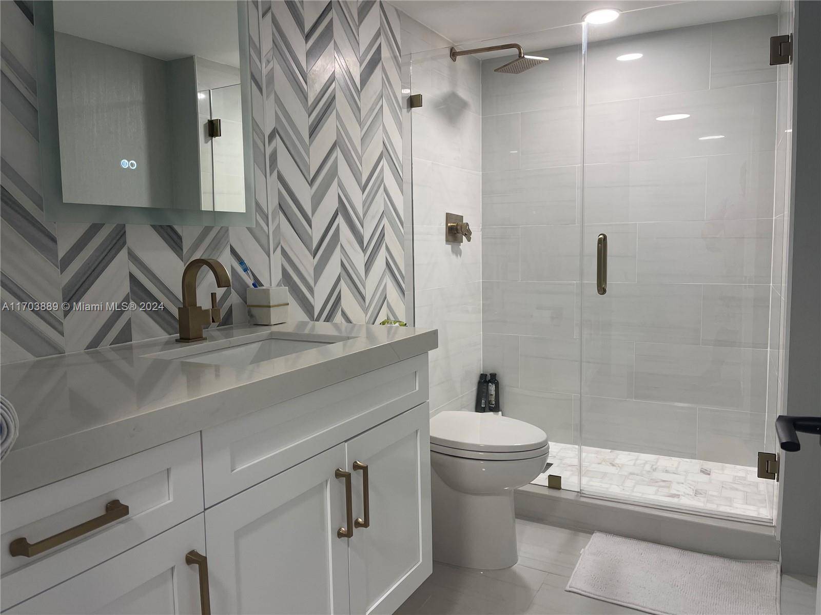2555 Collins AveMiami Beach - Condo/Co-Op/Annual,Condo condo unit 1409 - picture