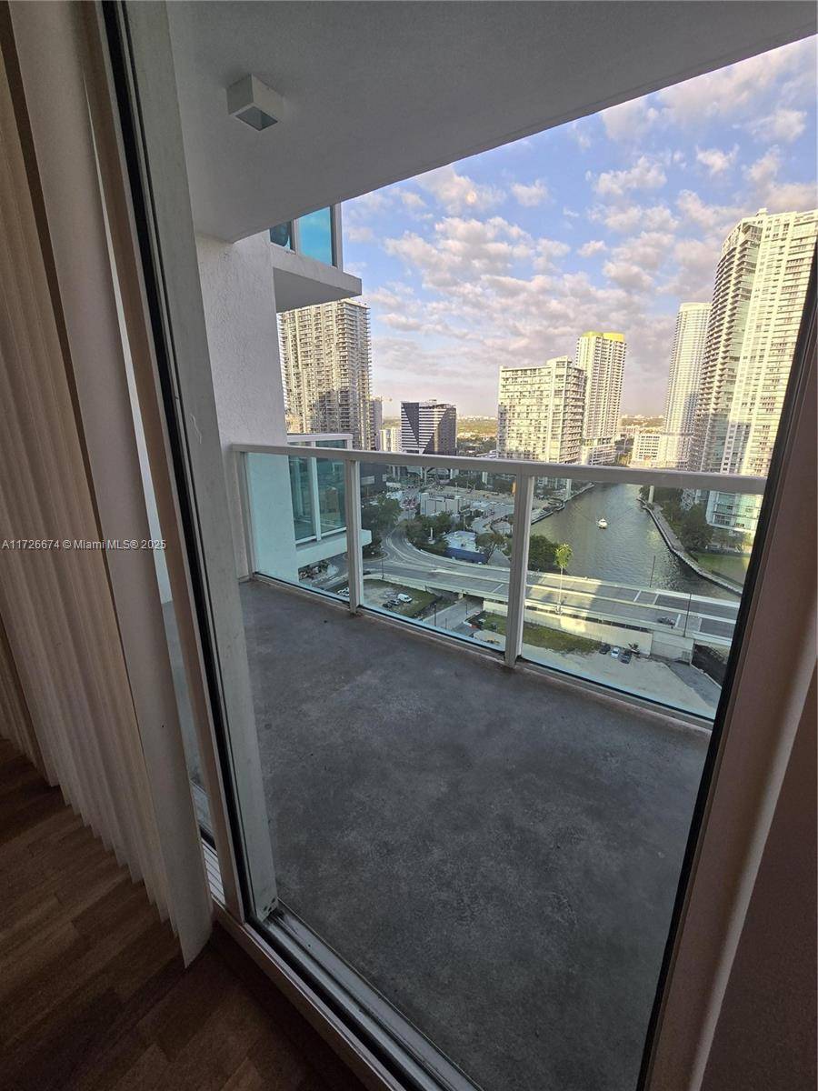 31 SE 5th StMiami - Condo 5+ Stories,Condo condo unit 2409 - picture