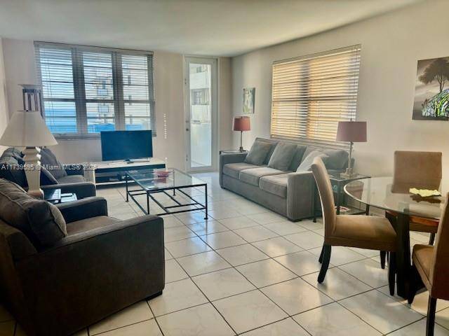 100 Lincoln RdMiami Beach - Apartments-Annual,Condo condo unit 821 - picture