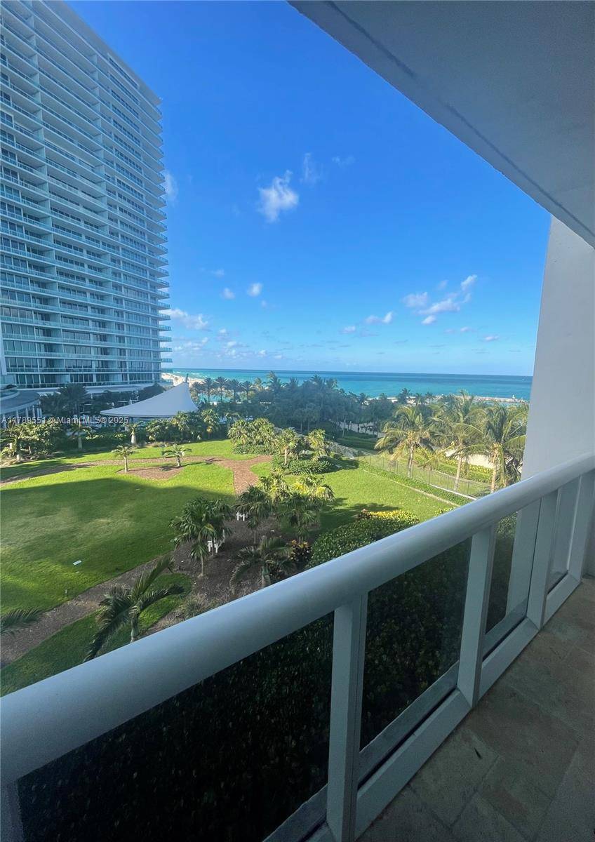 10275 Collins AveBal Harbour - Condo/Co-Op/Annual,Condo condo unit 507 - picture
