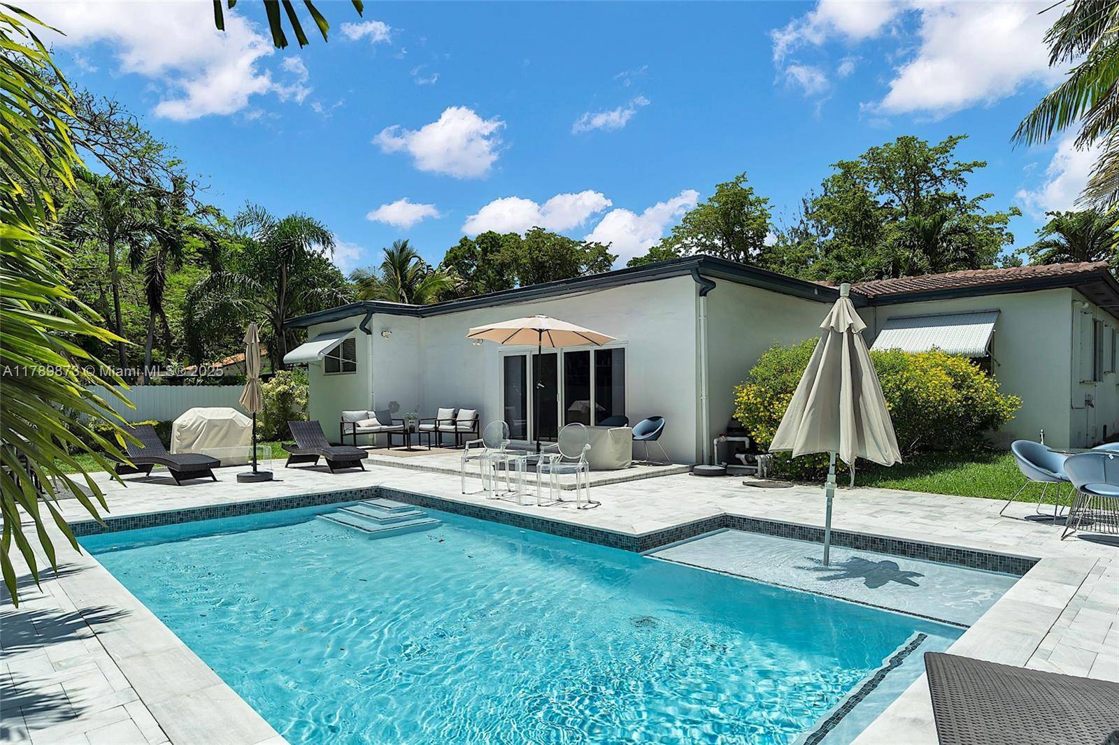 660 NE 121st StBiscayne Park - Single Family-Seasonal,House condo unit 660 - picture