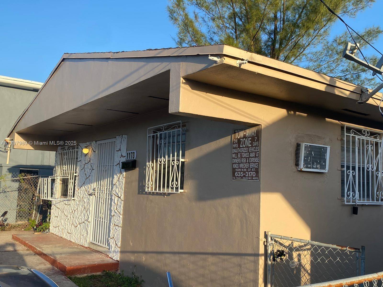 1173 NW 65th StMiami - picture