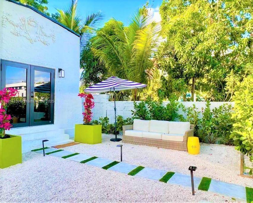 8280 NE 1st PlMiami - picture