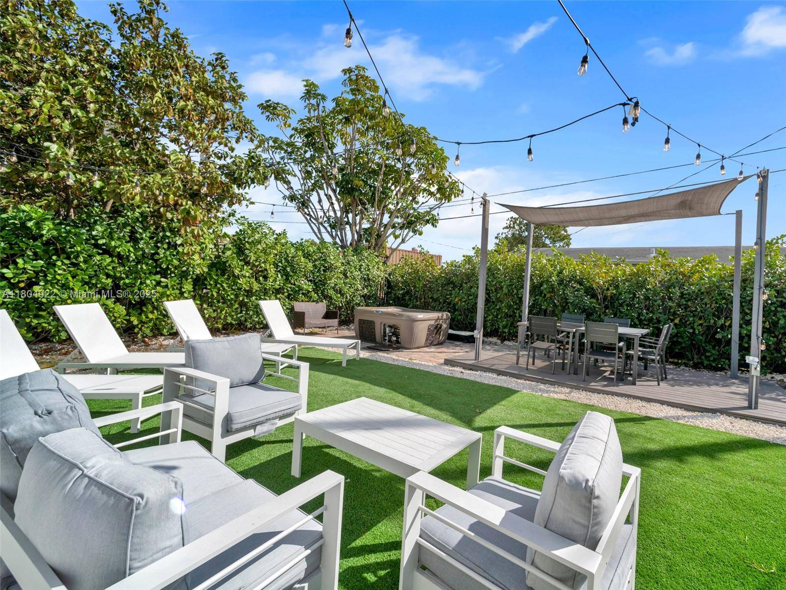 421 W Pembroke RdHallandale Beach - picture
