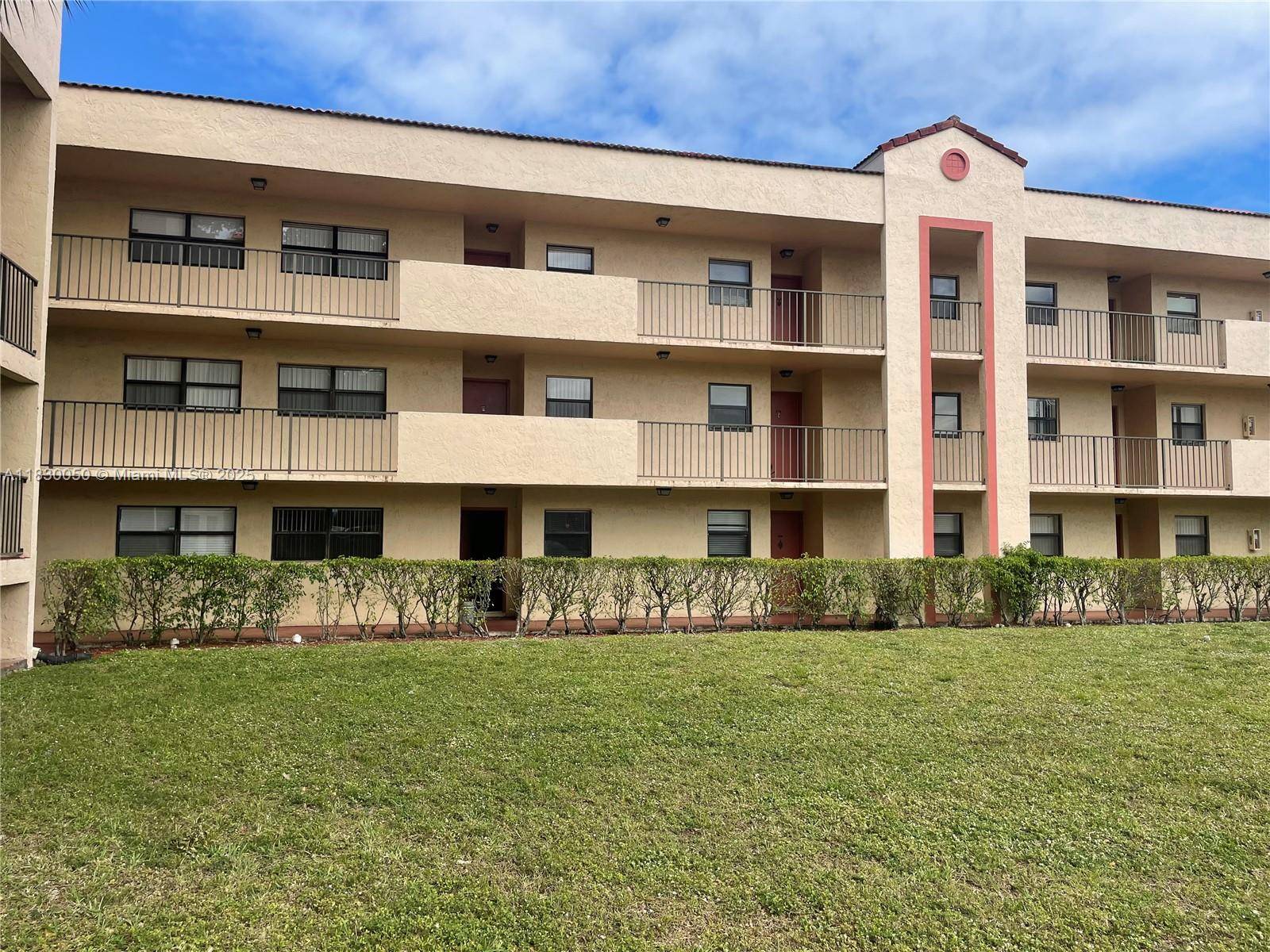 3399 Foxcroft RdMiramar - Condo 1-4 Stories,Condo condo unit 315 - picture