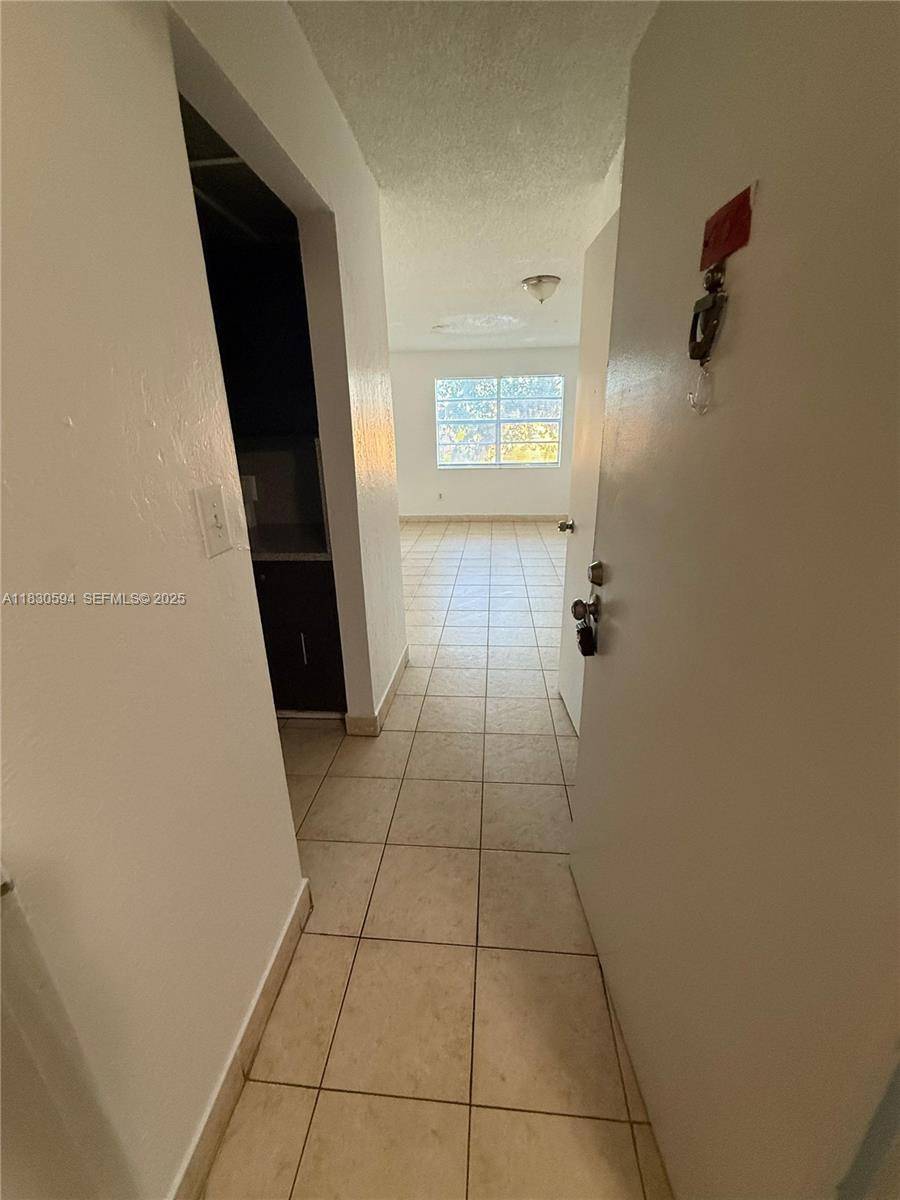 1305 W 53rd StHialeah - Condo 1-4 Stories,Condo condo unit 406 - picture