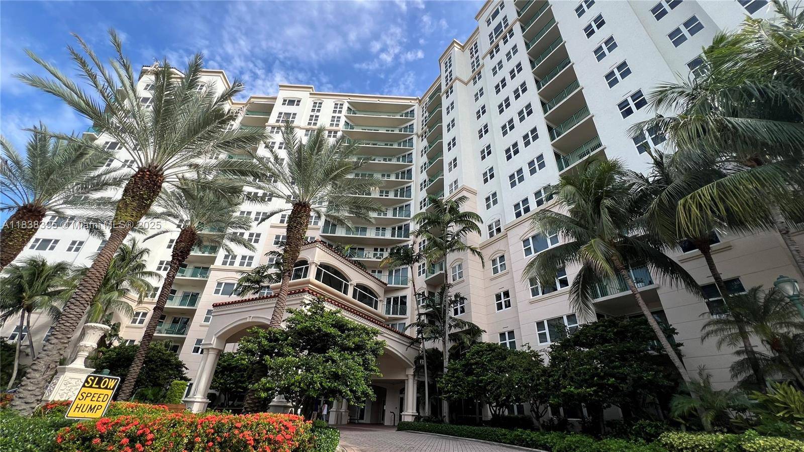 19900 E Country Club DrAventura - Condo 5+ Stories,Condo condo unit 1014 - picture