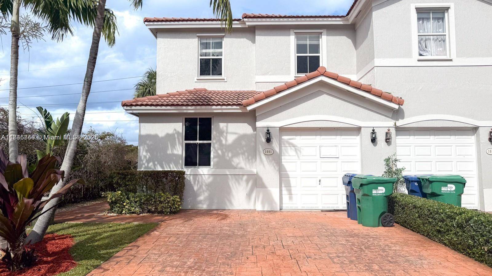 1001 NE 208th StMiami - Single Family-Seasonal,House condo unit . - picture