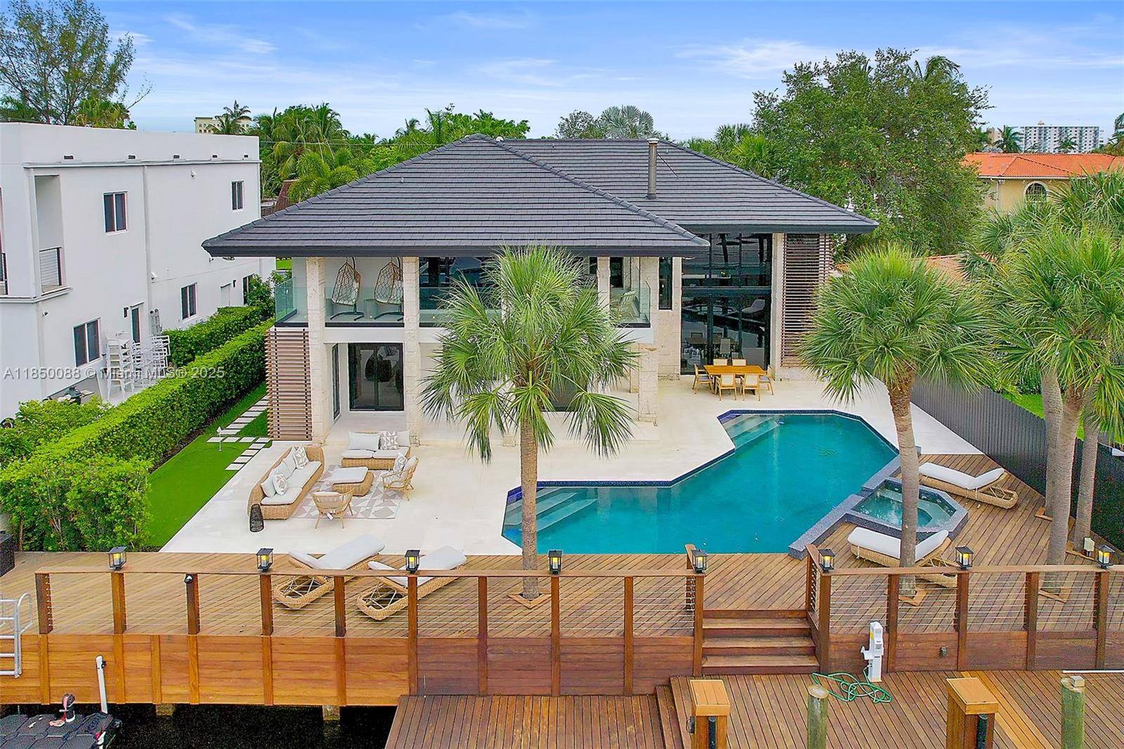3343 NE 166th StNorth Miami Beach - picture