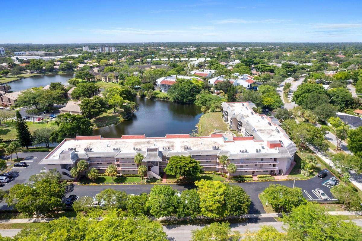 2850 Forest Hills BlvdCoral Springs - Condo 1-4 Stories,Condo condo unit 114 - picture