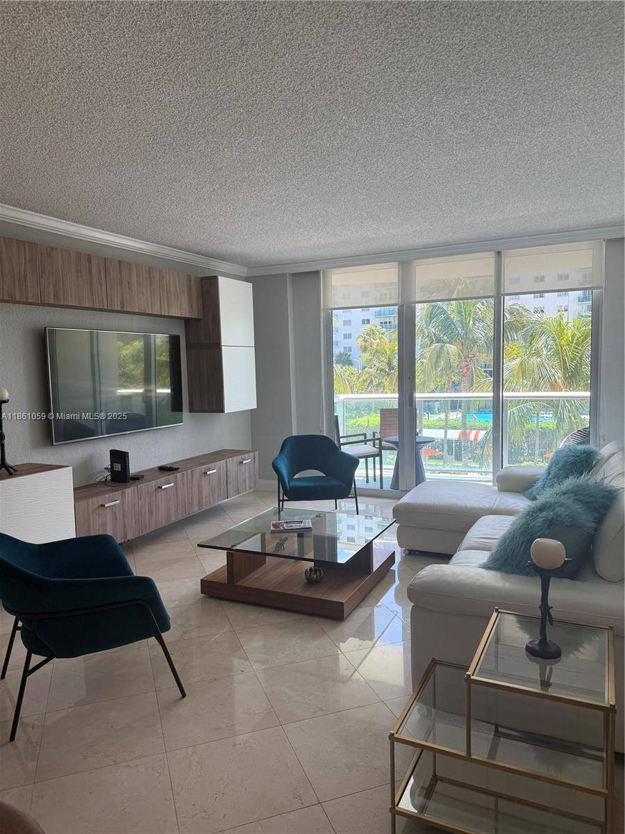 19380 Collins AveSunny Isles Beach - Condo/Co-Op/Seasonal,Condo condo unit 304 - picture