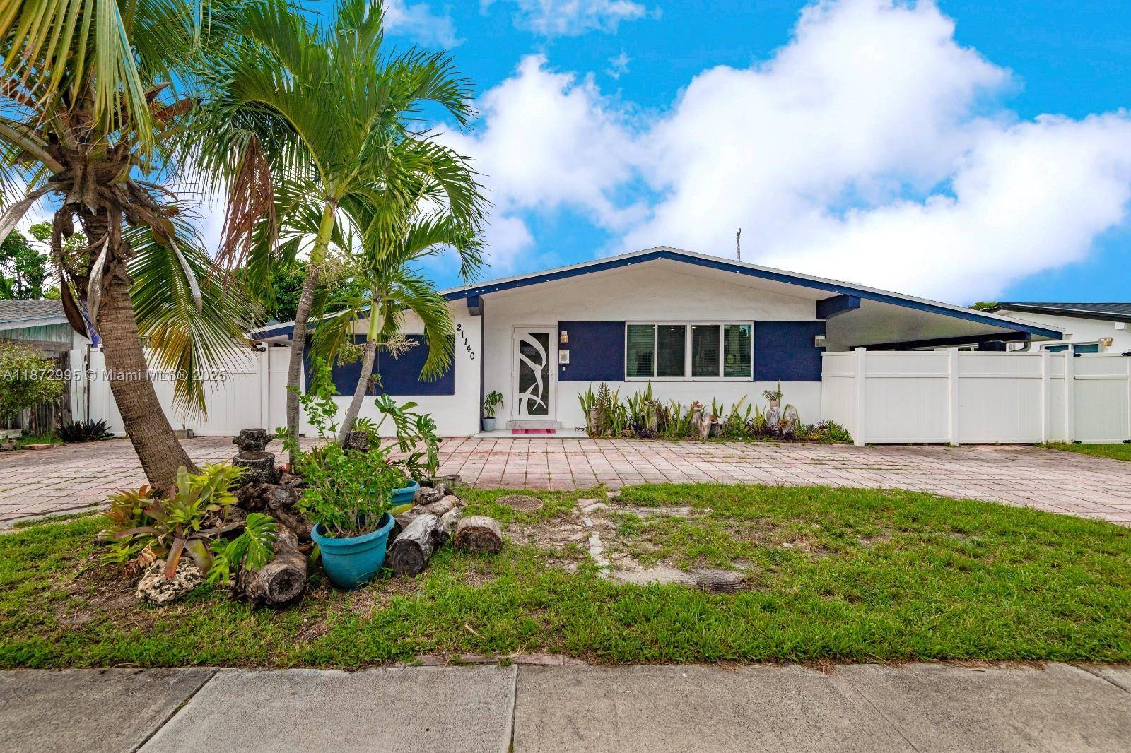 21140 NE 26th AveMiami - picture
