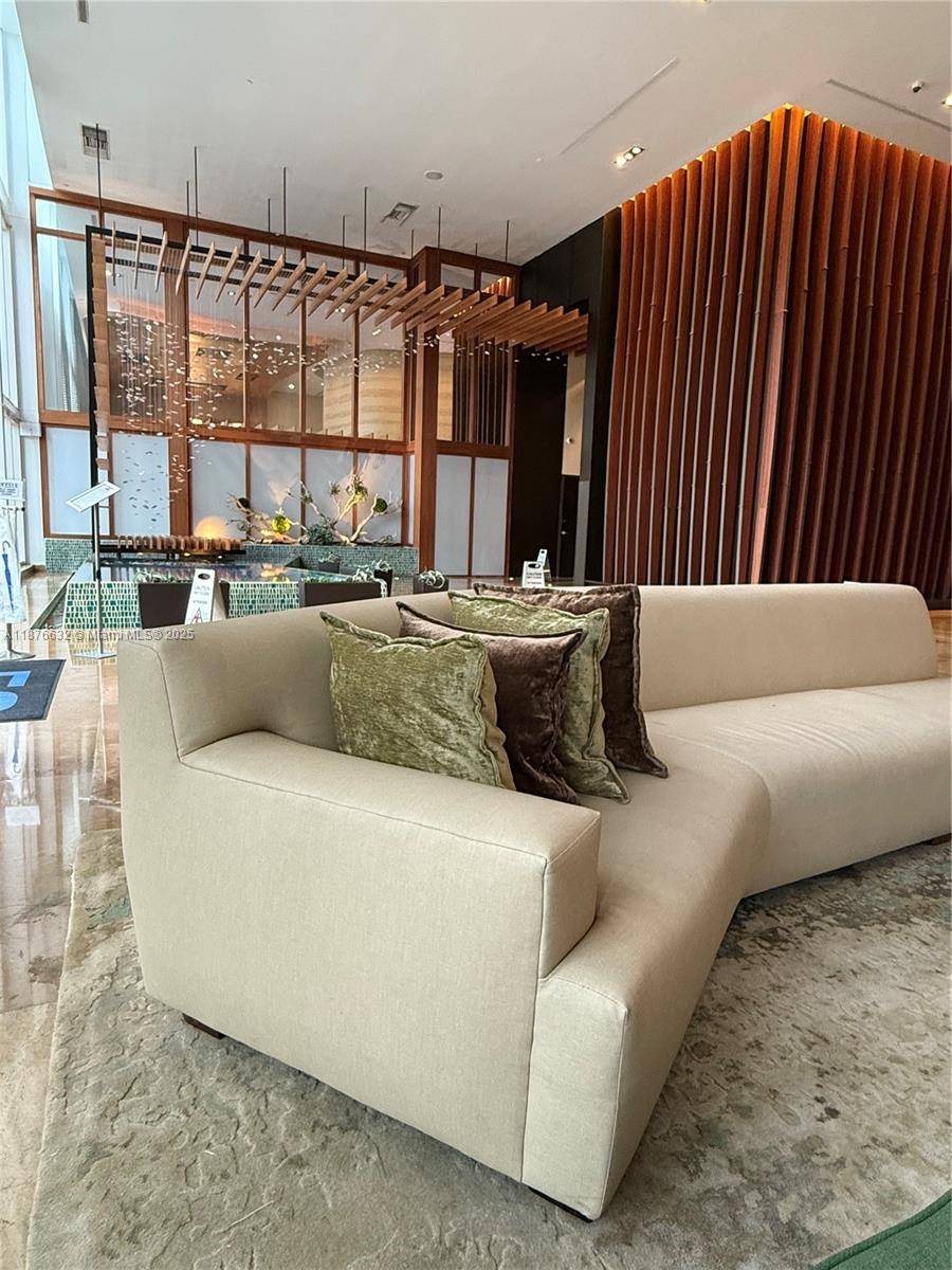 50 Biscayne BlvdMiami - Condo 5+ Stories,Condo condo unit 711 - picture