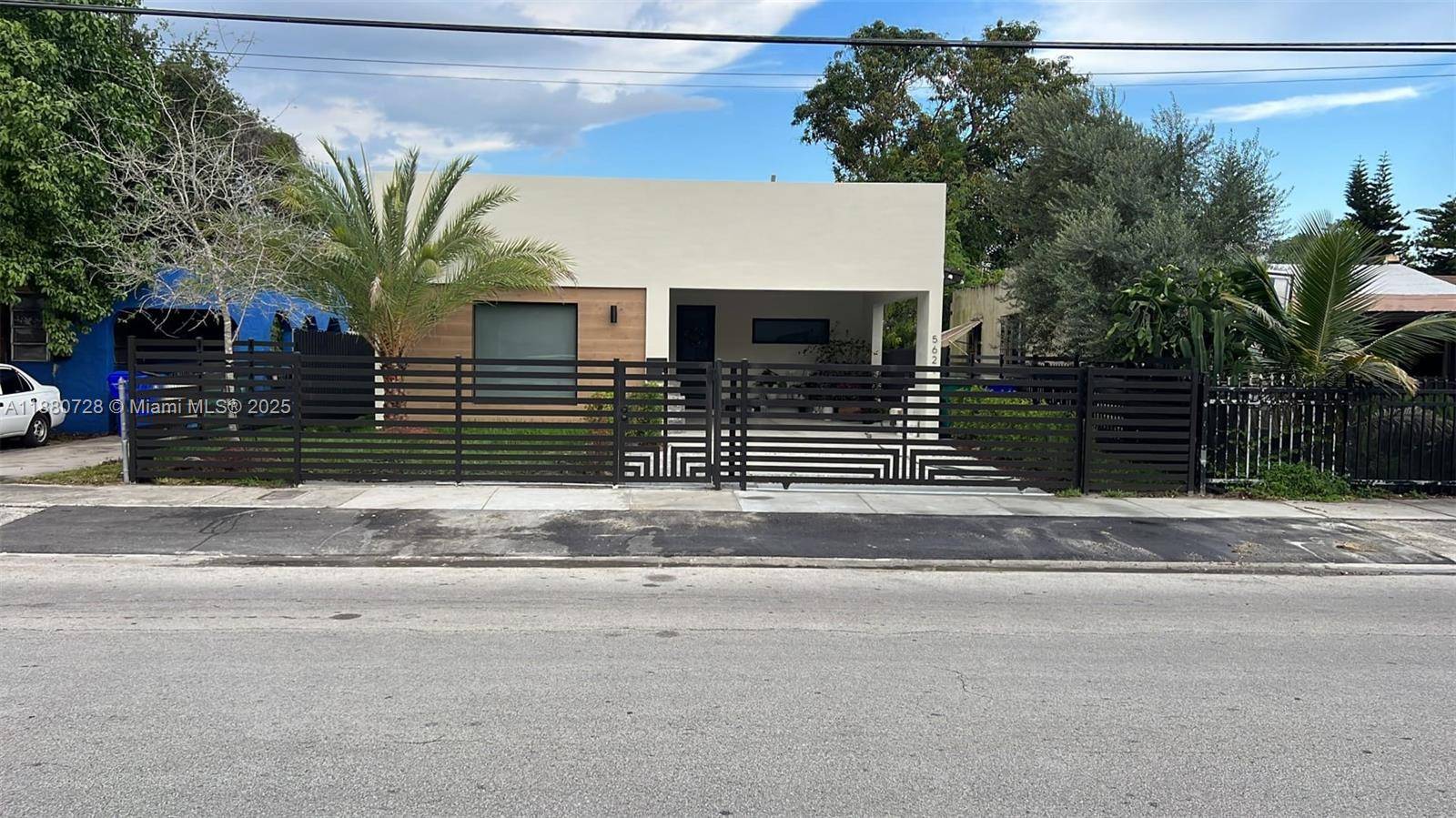 5621 NW 11th AveMiami - picture