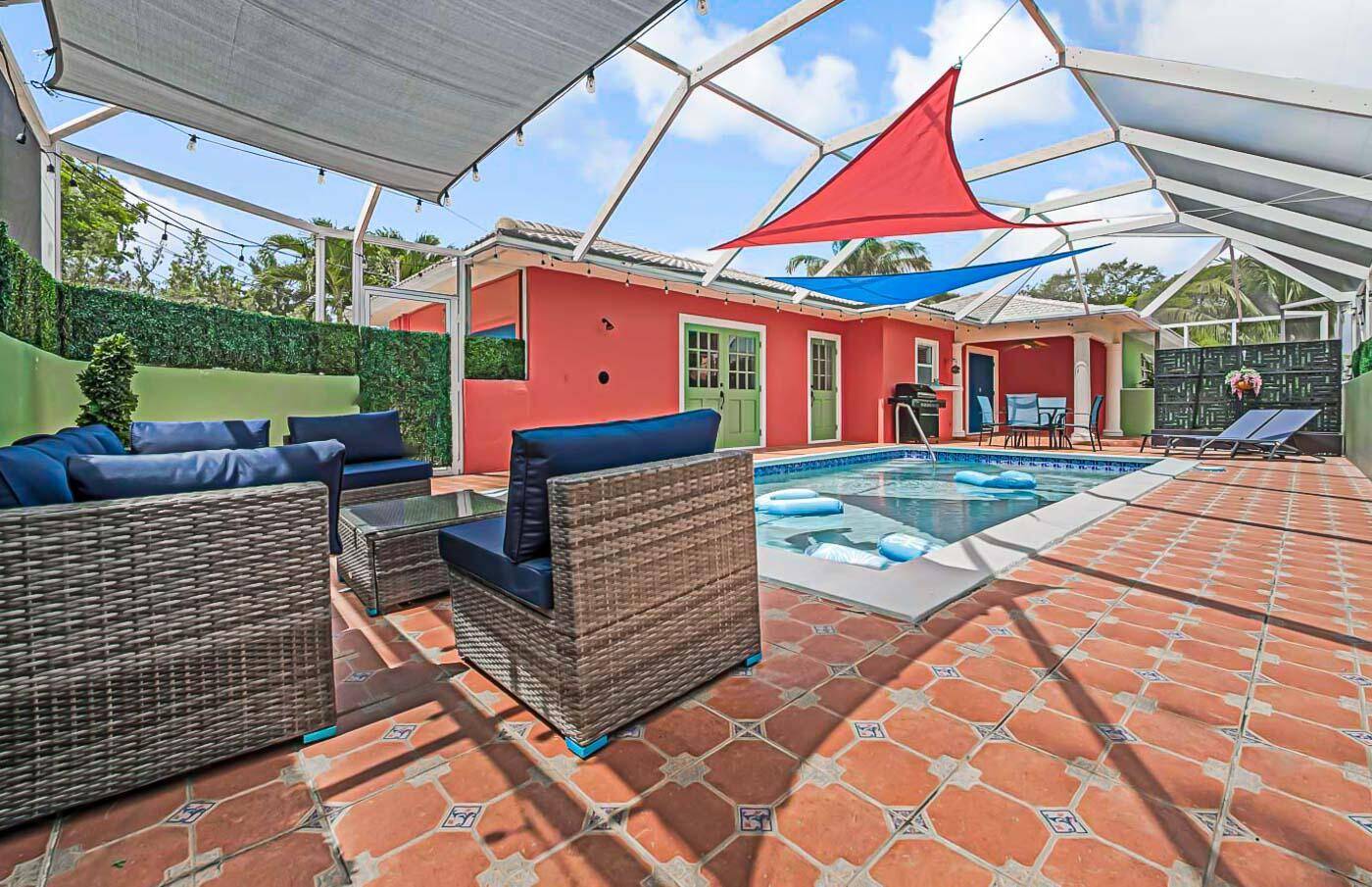 532 N Palmway - picture