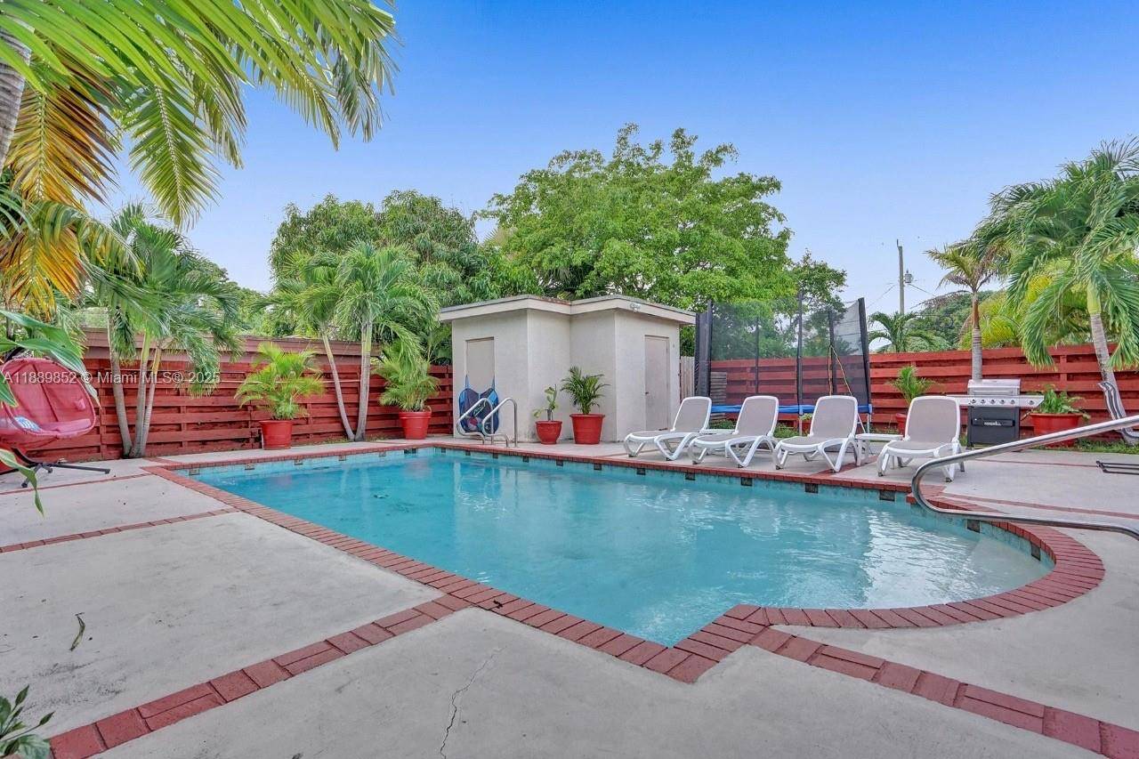 208 SW 2nd AveHallandale Beach - picture