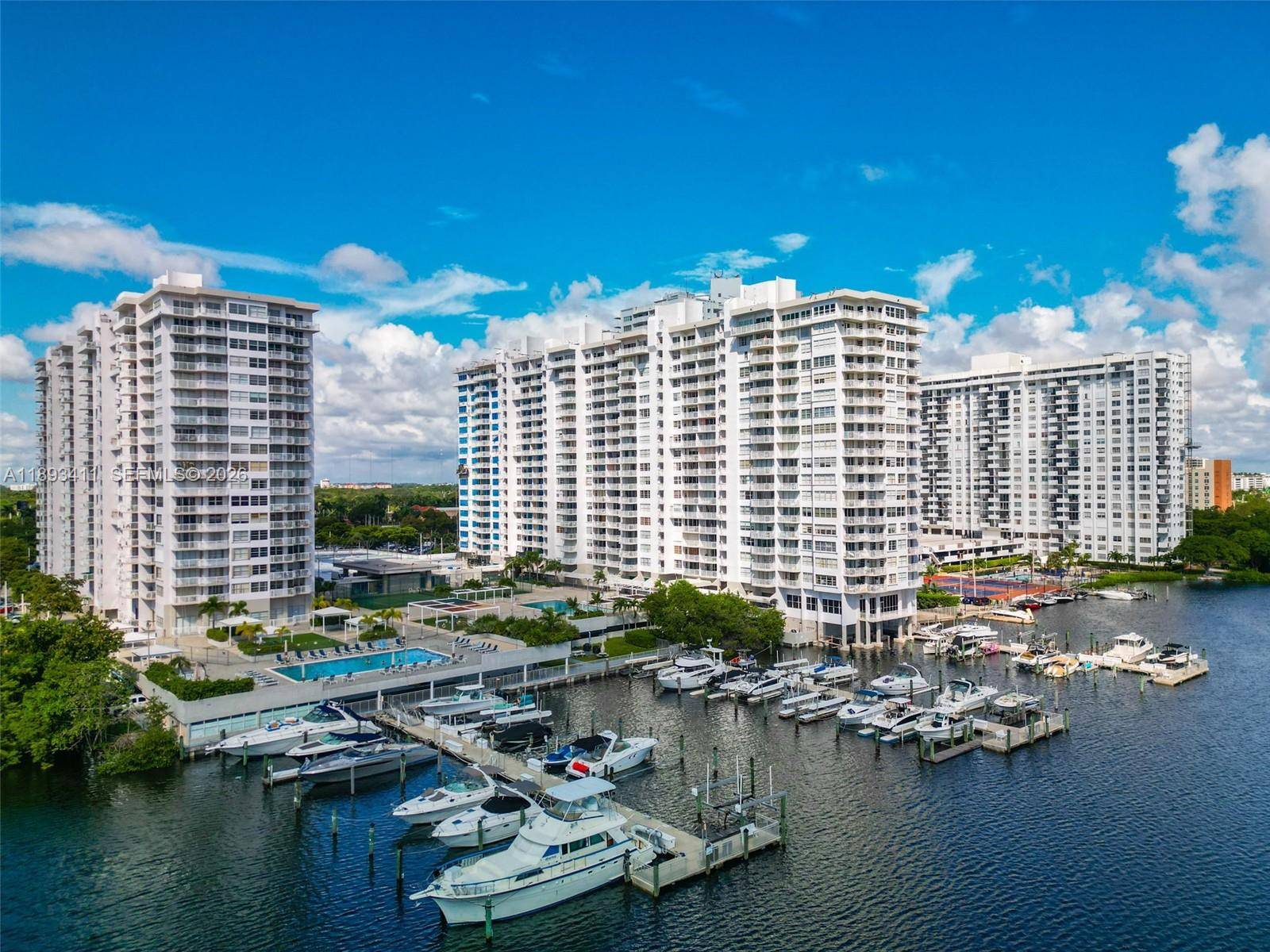 18011 Biscayne BlvdAventura - Condo 1-4 Stories,Condo condo unit 902 - picture