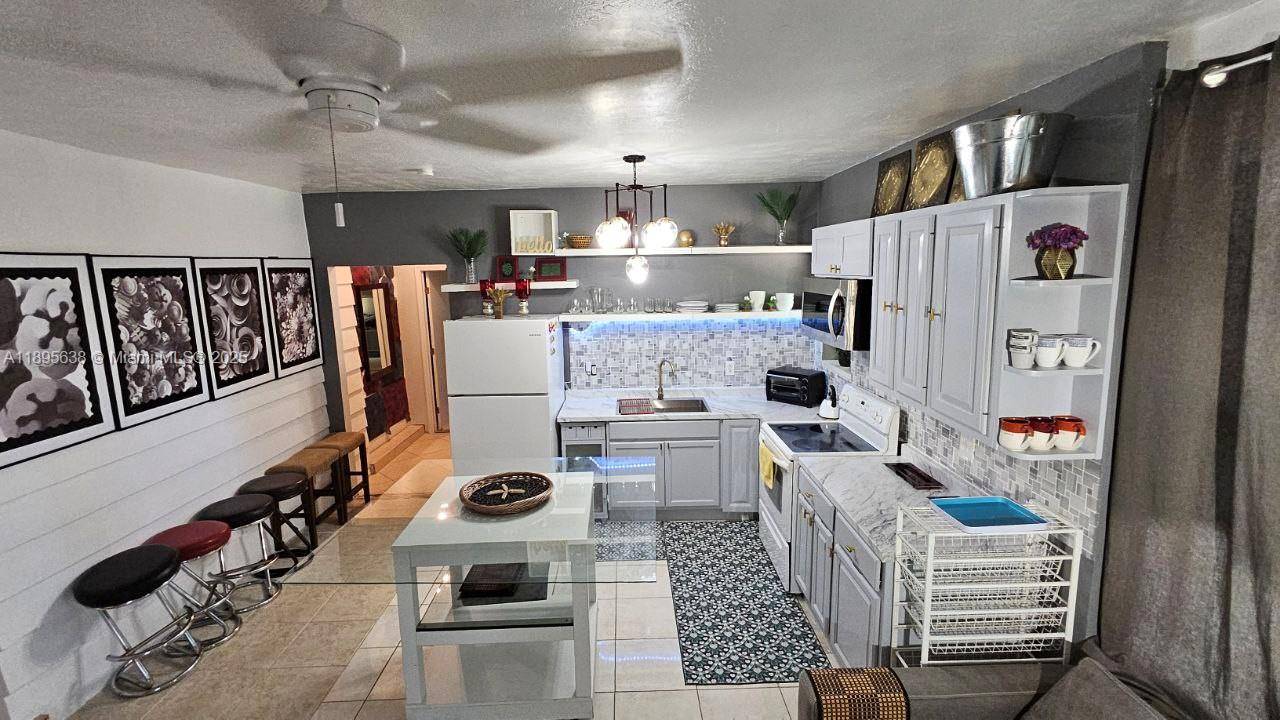 4201 SW 60thSouth Miami - Townhouse/Villa-Annual,Multi Family condo unit 2 - picture