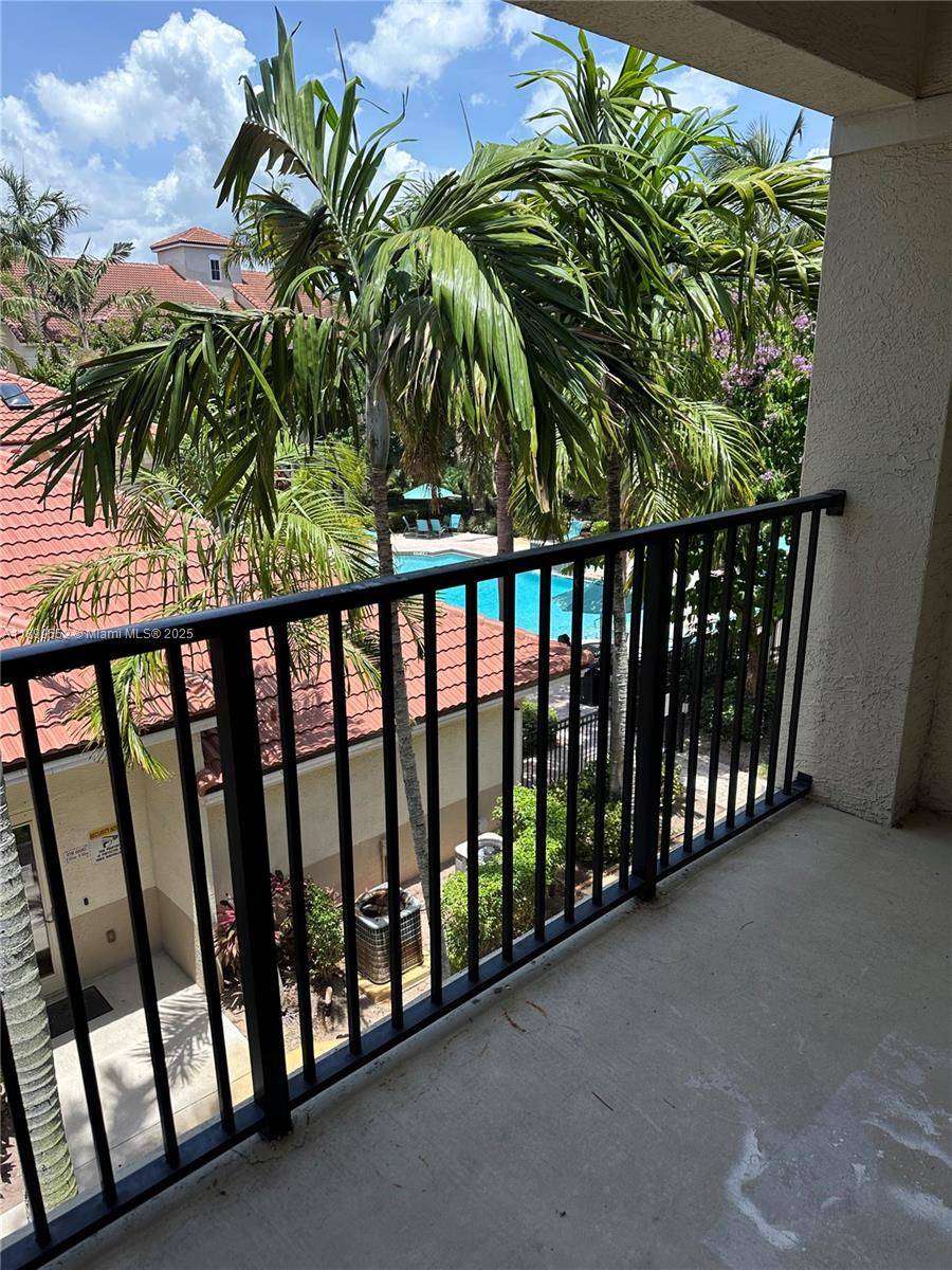 5840 W Sample RdCoral Springs - Condo 1-4 Stories,Condo condo unit 306 - picture