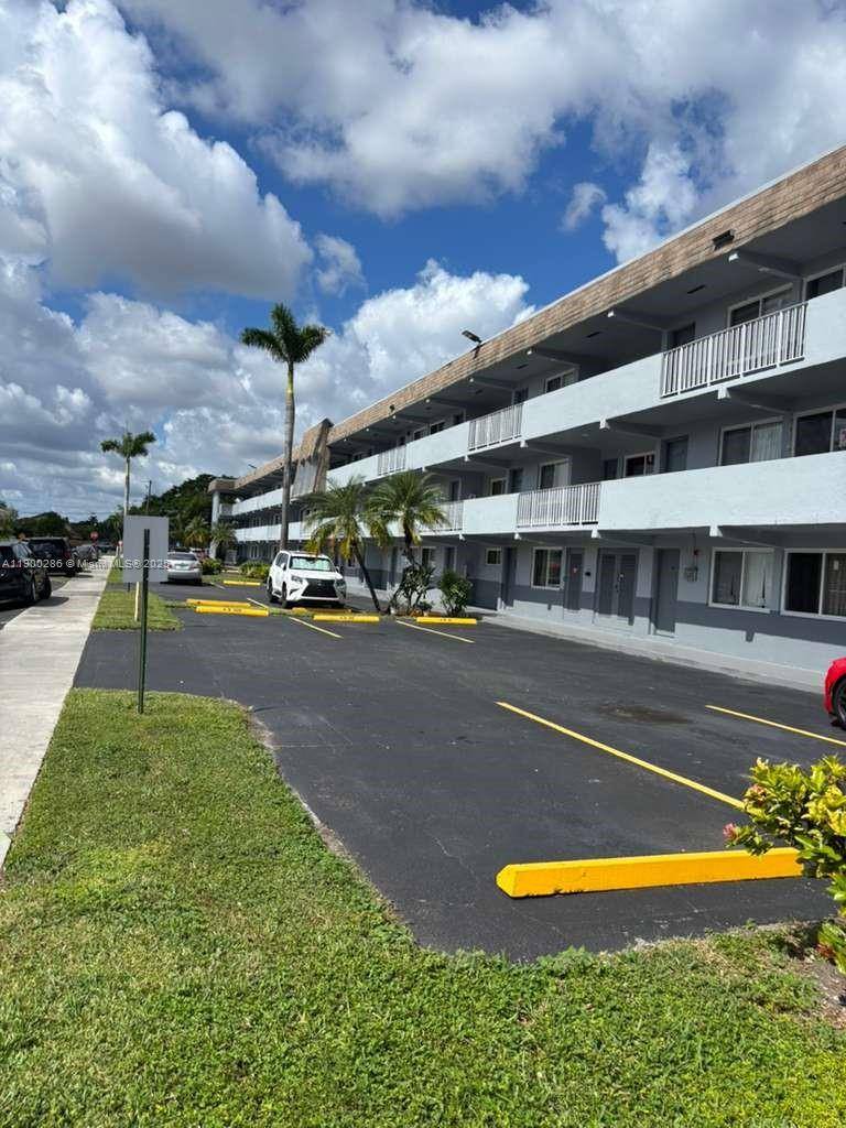 11005 SW 1st StSweetwater - Condo 1-4 Stories,Condo condo unit 302 - picture