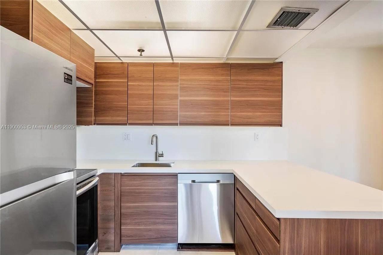 17890 W Dixie HwyNorth Miami Beach - Condo 5+ Stories,Condo condo unit 606 - picture