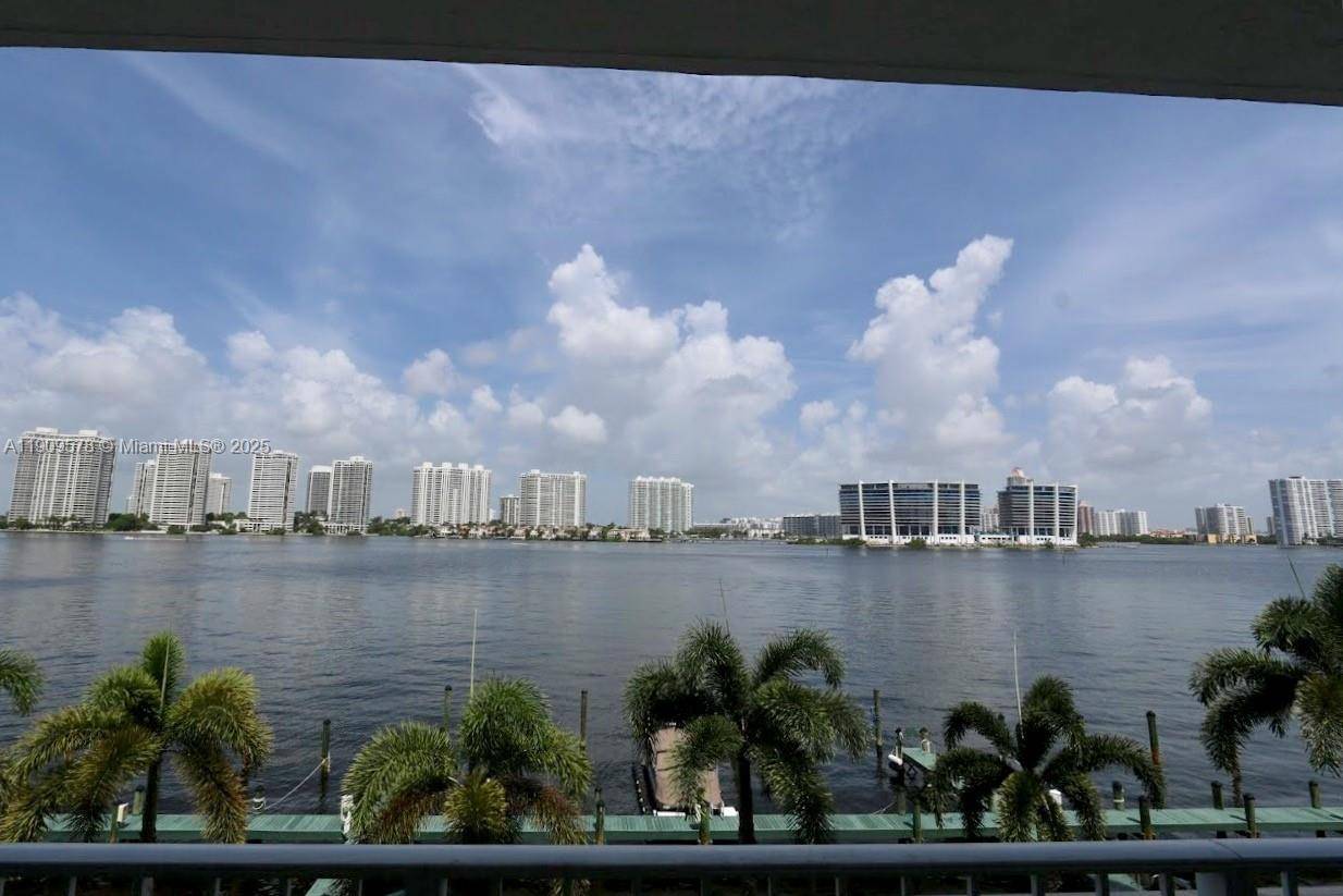 17800 N Bay RdSunny Isles Beach - Condo/Co-Op/Seasonal,Condo condo unit 404 - picture