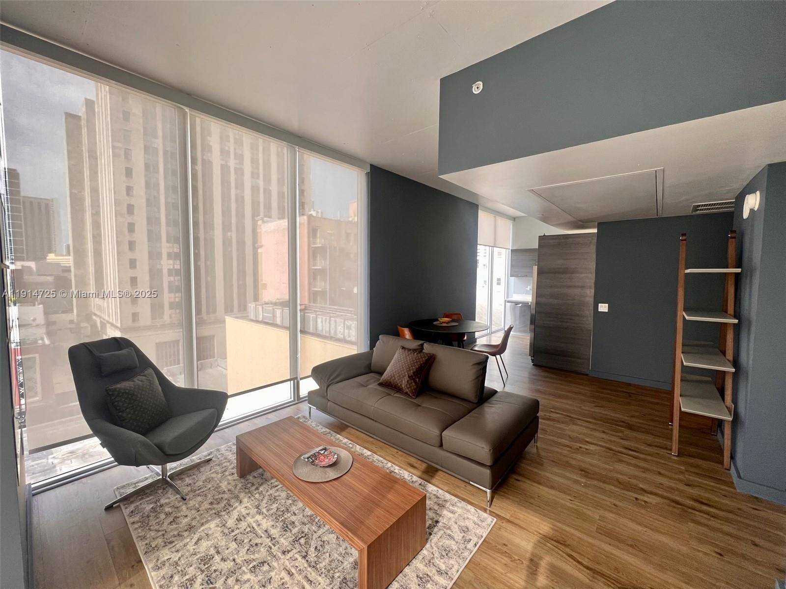 151 SE 1st StMiami - Condo/Co-Op/Annual,Condo condo unit 810 - picture