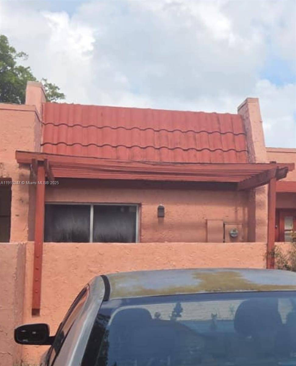 1524 NW 56th AveLauderhill - Villa Fee Simple,Villa condo unit 7 - picture