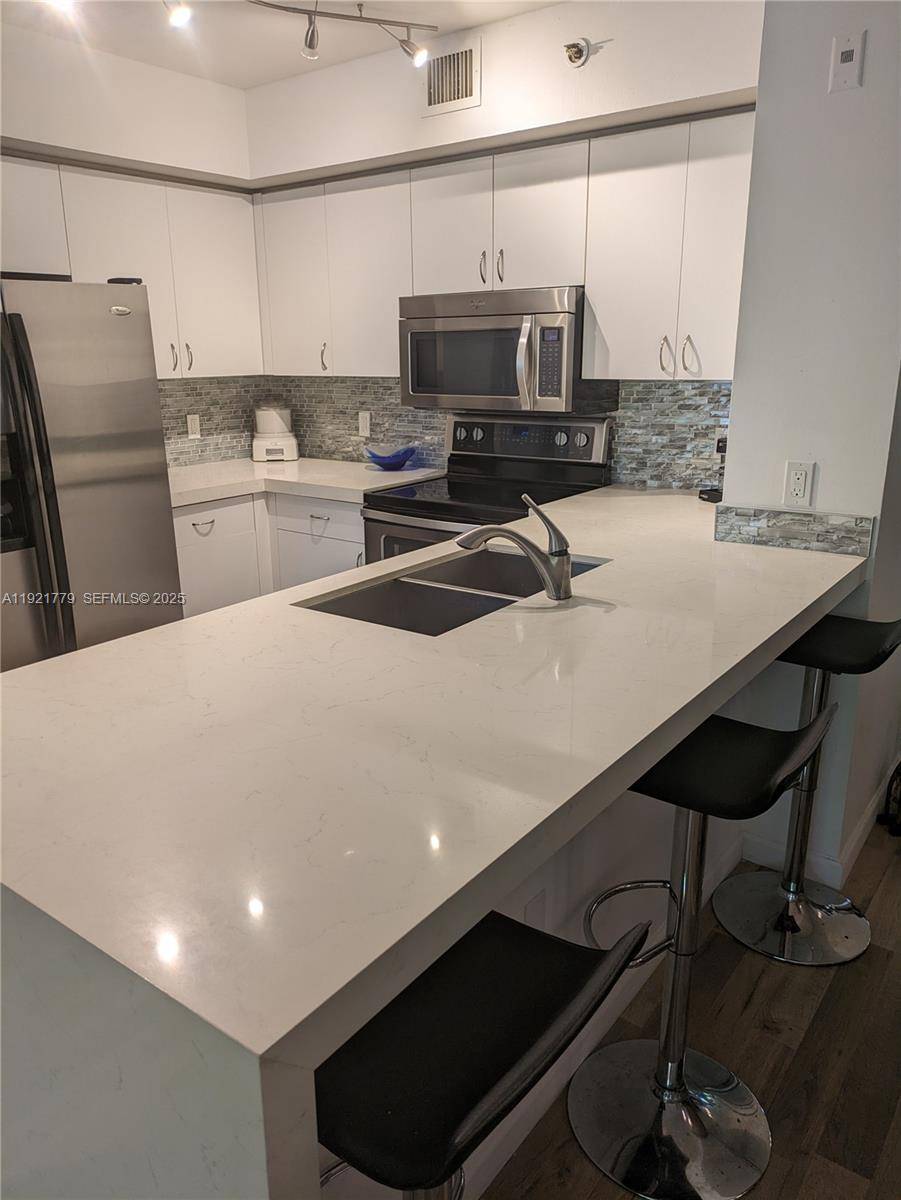 19901 E Country Club DrAventura - Condo/Co-Op/Annual,Condo condo unit 2305 - picture