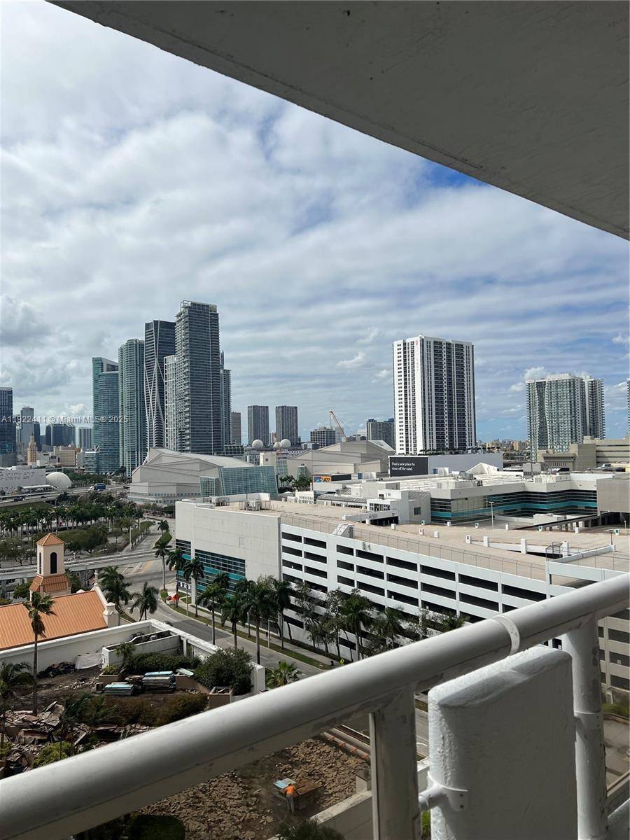 1717 N Bayshore DrMiami - Condo/Co-Op/Seasonal,Condo condo unit A-1856 - picture