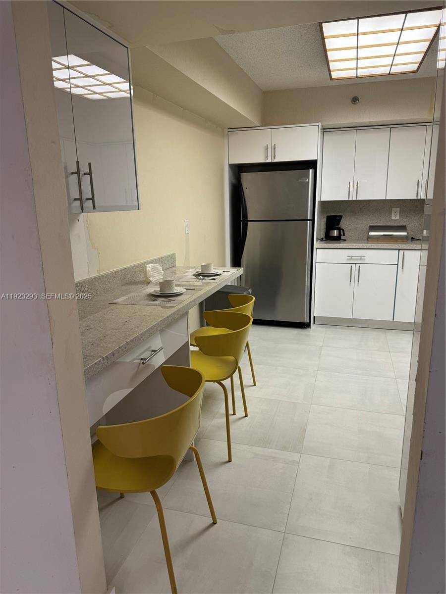 3600 Mystic Pointe DrAventura - Condo/Co-Op/Seasonal,Condo condo unit 208 - picture