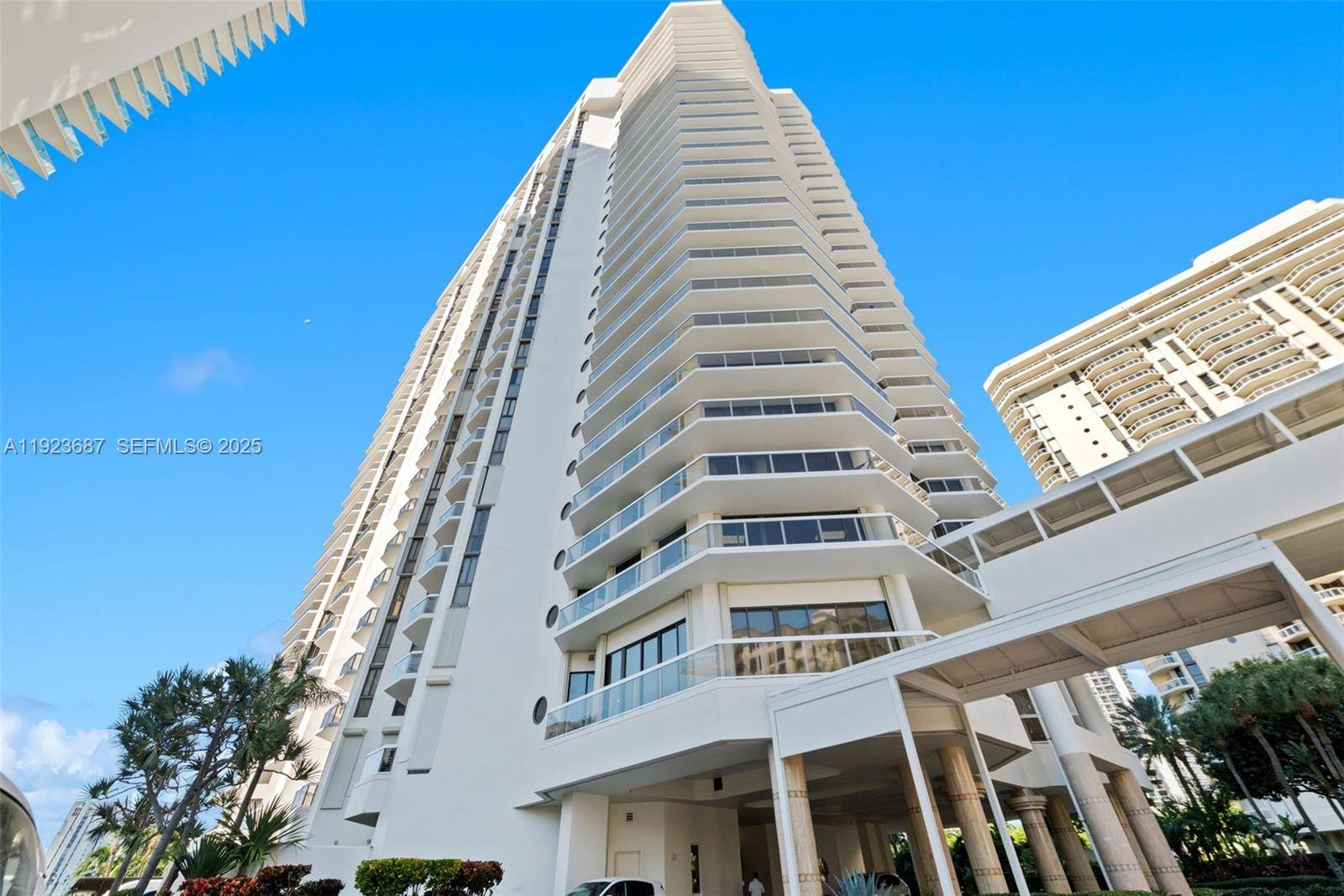 20185 E Country Club DrAventura - Condo/Co-Op/Annual,Condo condo unit 904 - picture