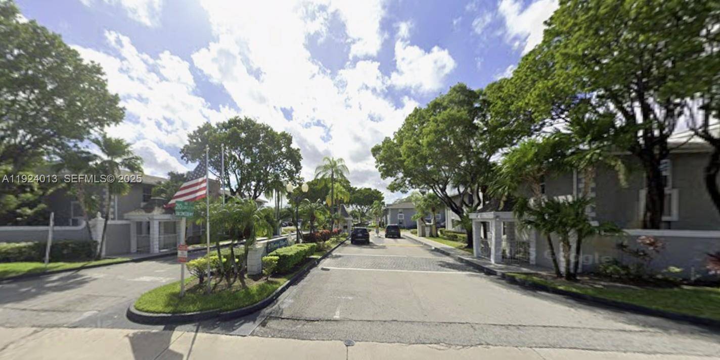 464 NE 210th Cir TerMiami - Condo 1-4 Stories,Condo condo unit 102-10A - picture