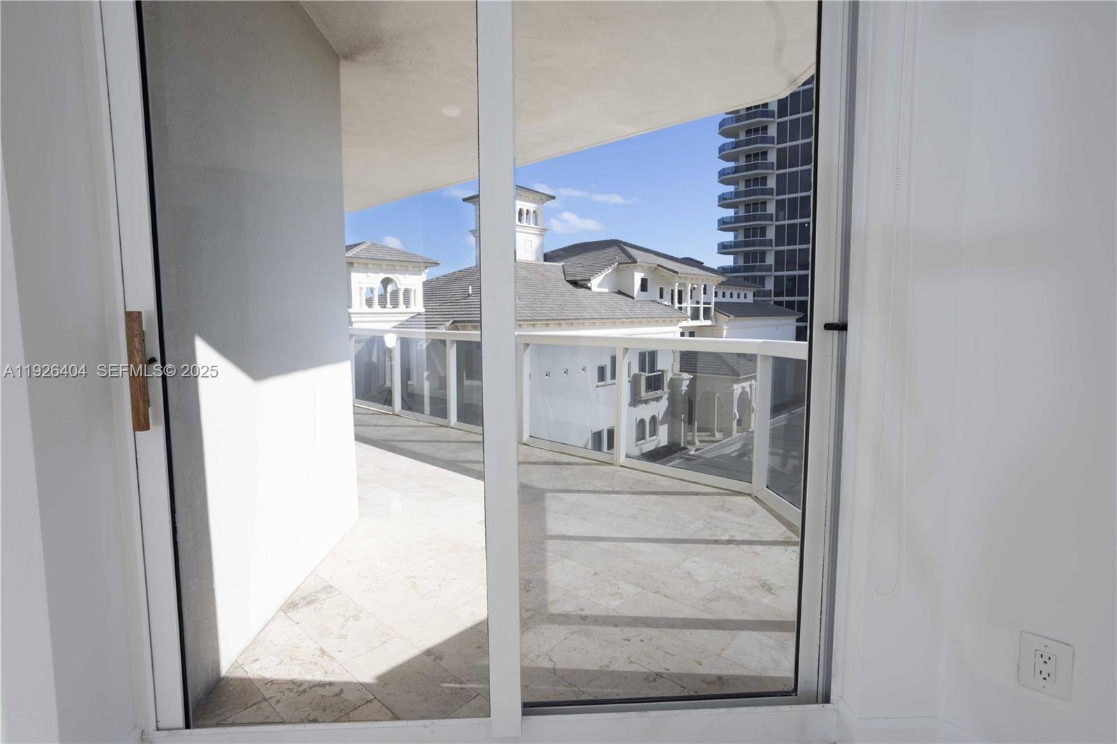 4779 Collins AveMiami Beach - Condo/Co-Op/Annual,Apartment condo unit 504 - picture