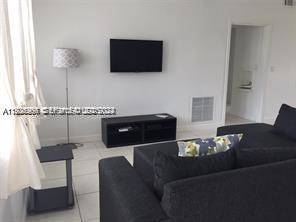 250 S Shore DrMiami Beach - Condo 1-4 Stories,Condo condo unit 5 - picture