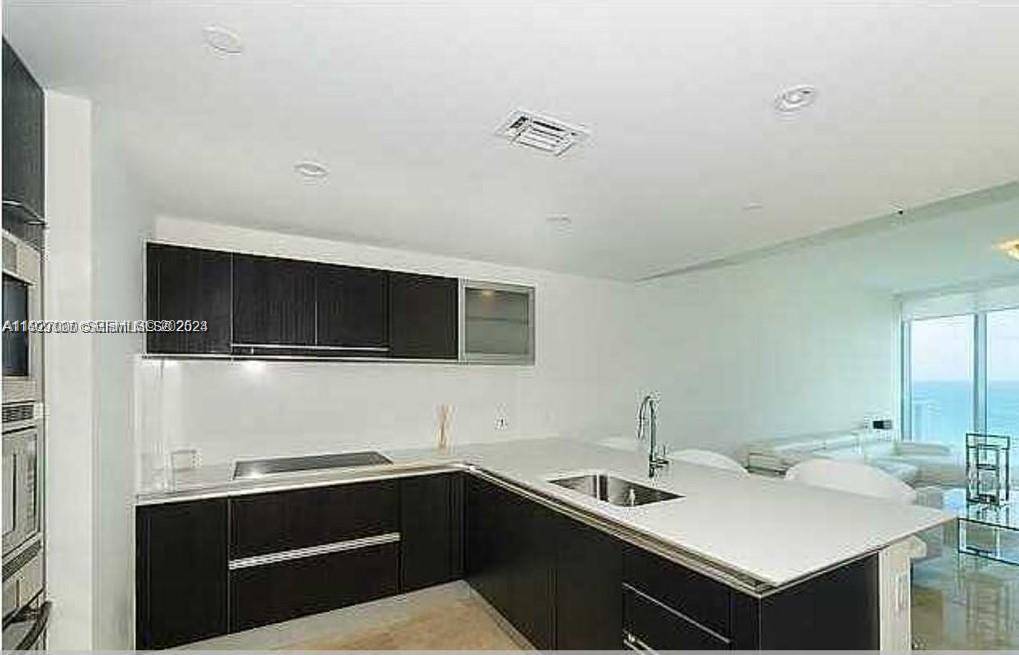 17001 Collins AveSunny Isles Beach - Condo/Co-Op/Annual,Condo condo unit 1006 - picture