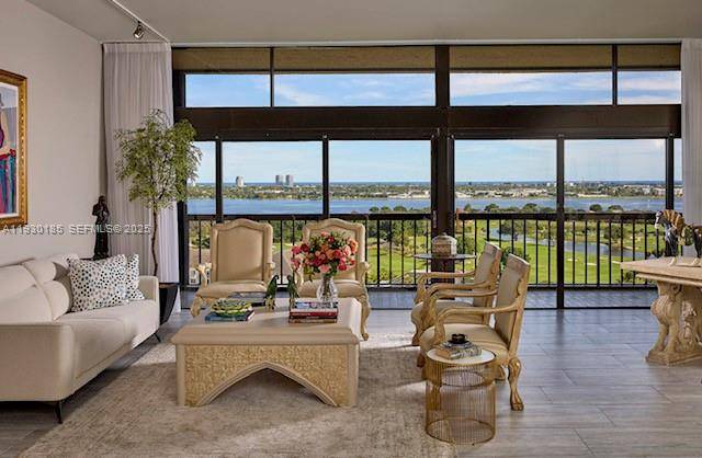 2450 Presidential WayWest Palm Beach - Condo/Co-Op/Annual,Condo condo unit PH7 - picture