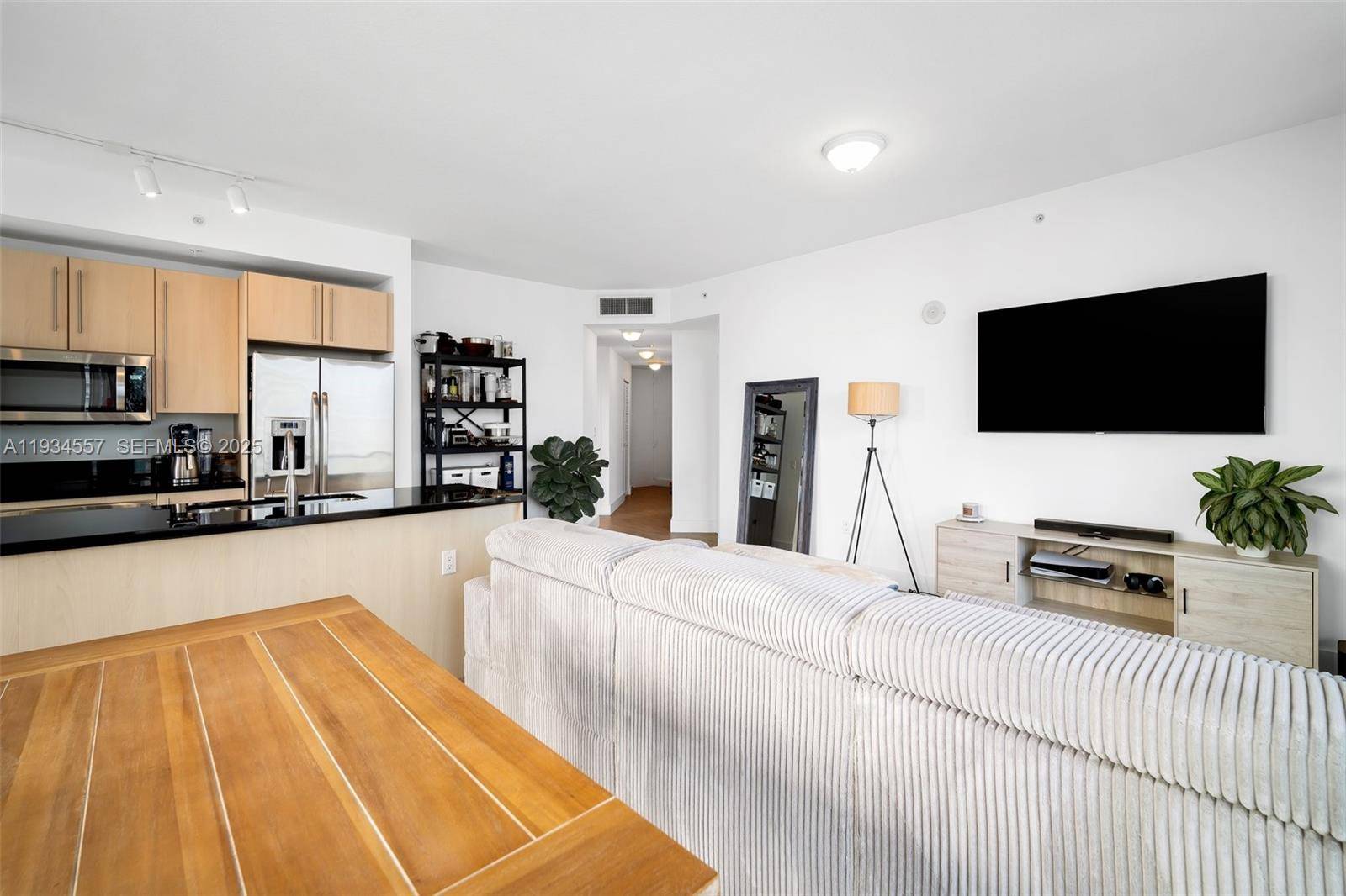 1111 SW 1st AveMiami - Condo 5+ Stories,Condo condo unit 2525-N - picture