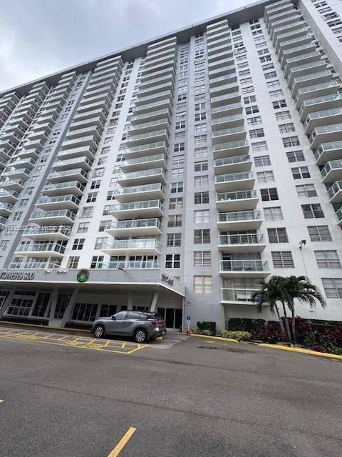 230 174th StSunny Isles Beach - Condo/Co-Op/Annual,Condo condo unit 808 - picture
