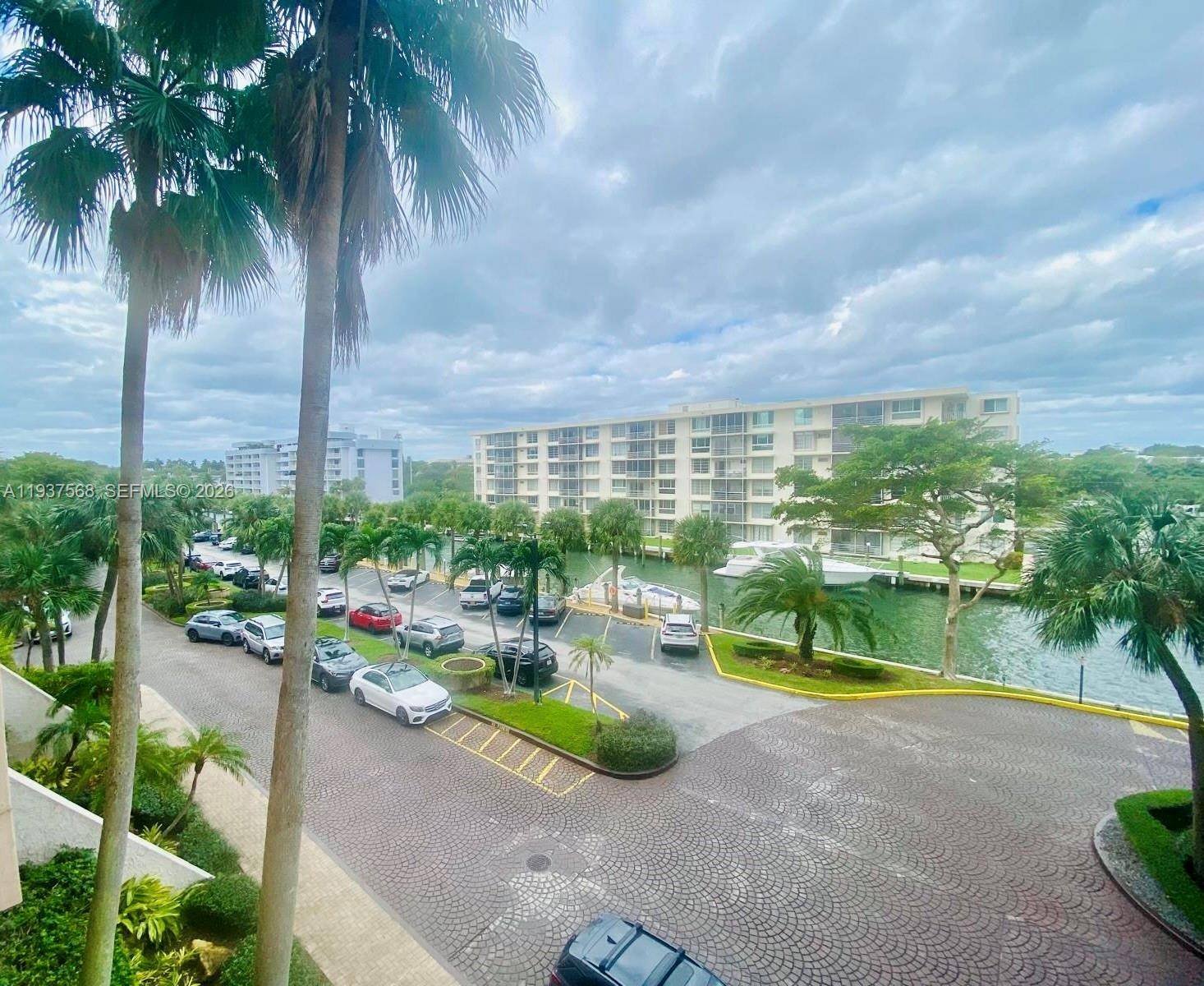 1800 NE 114th StMiami - Condo/Co-Op/Annual,Apartment condo unit 411 - picture