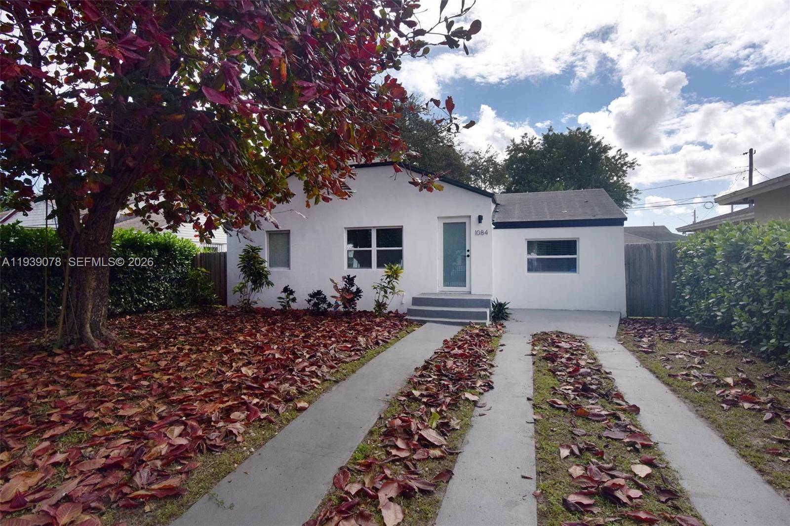 1084 NW 66th StMiami - picture