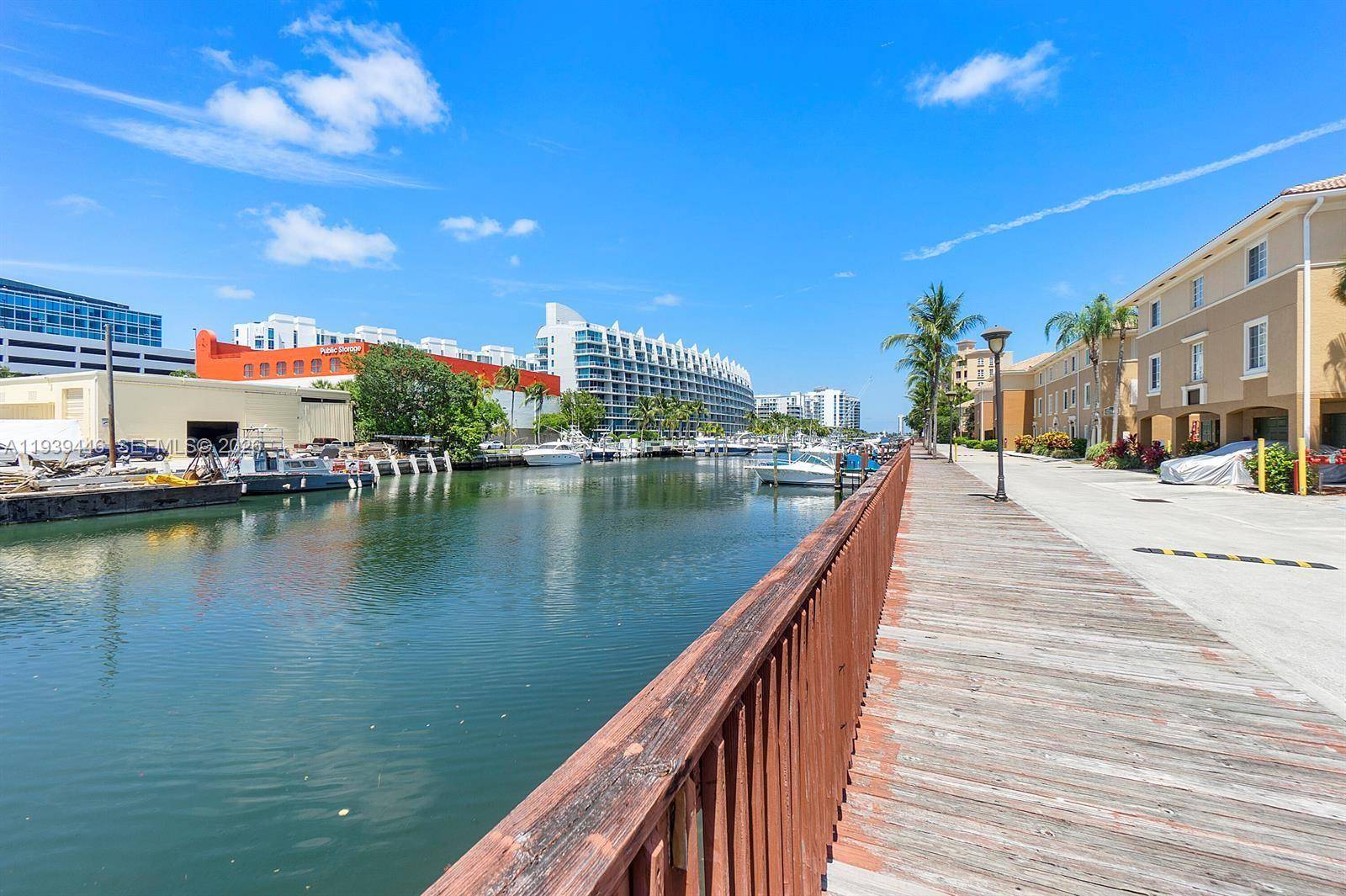 2861 NE 185th StAventura - Townhouse condo unit 302 - picture