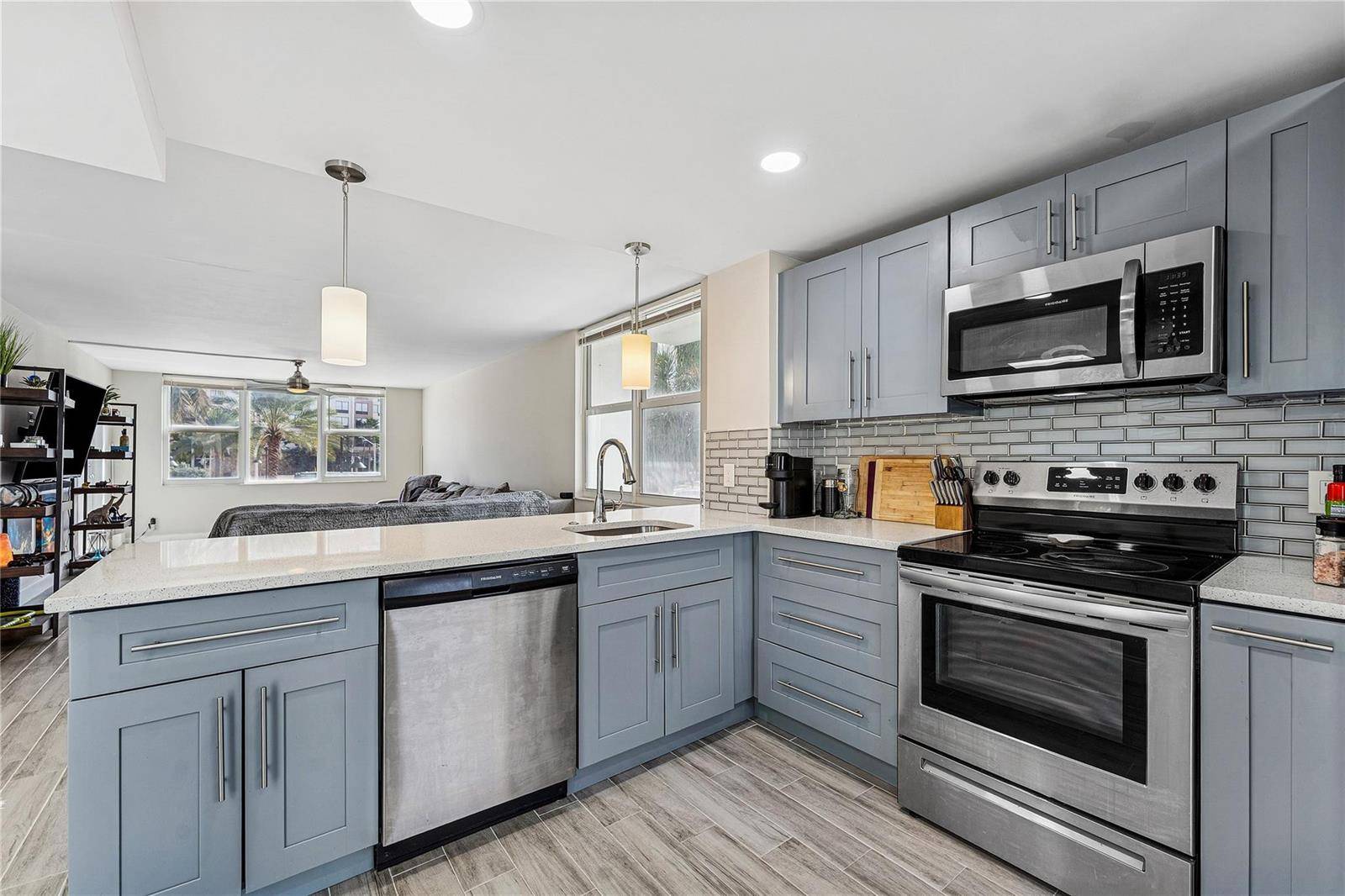 201 N OceanPompano Beach - Condo condo unit 208 - picture