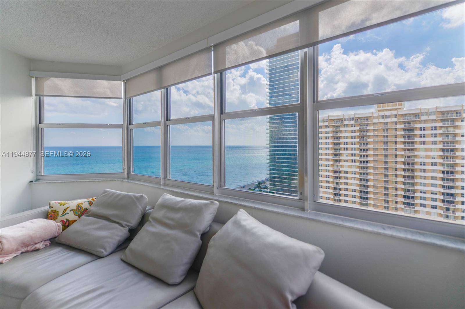 1950 S Ocean DrHallandale Beach - Condo/Co-Op/Seasonal,Condo condo unit 19E - picture